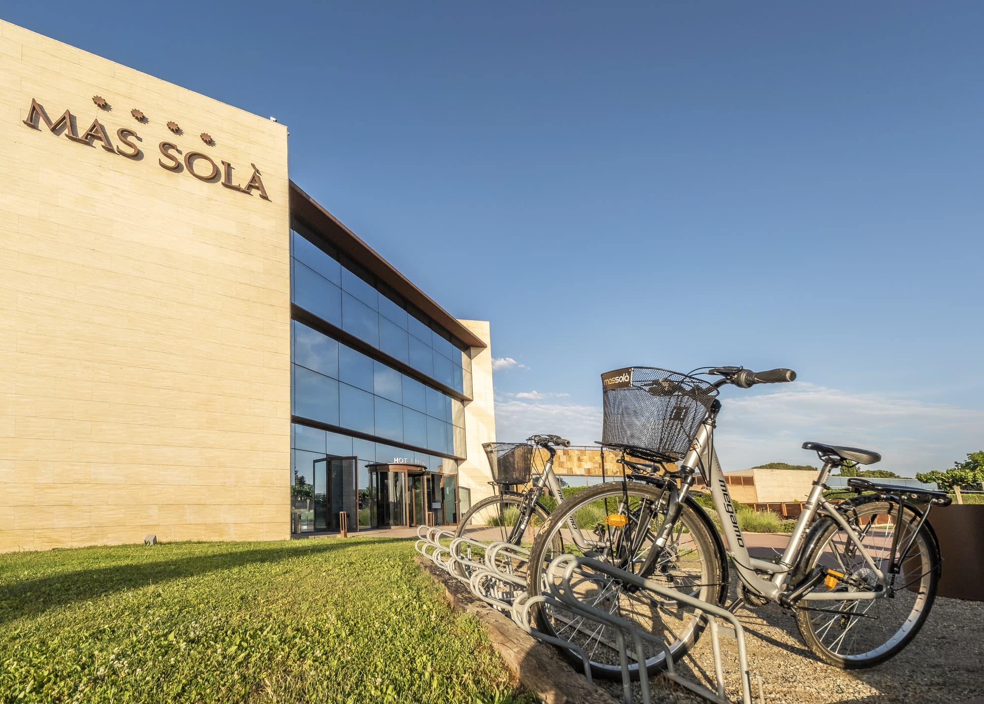 Mas Sola, General view