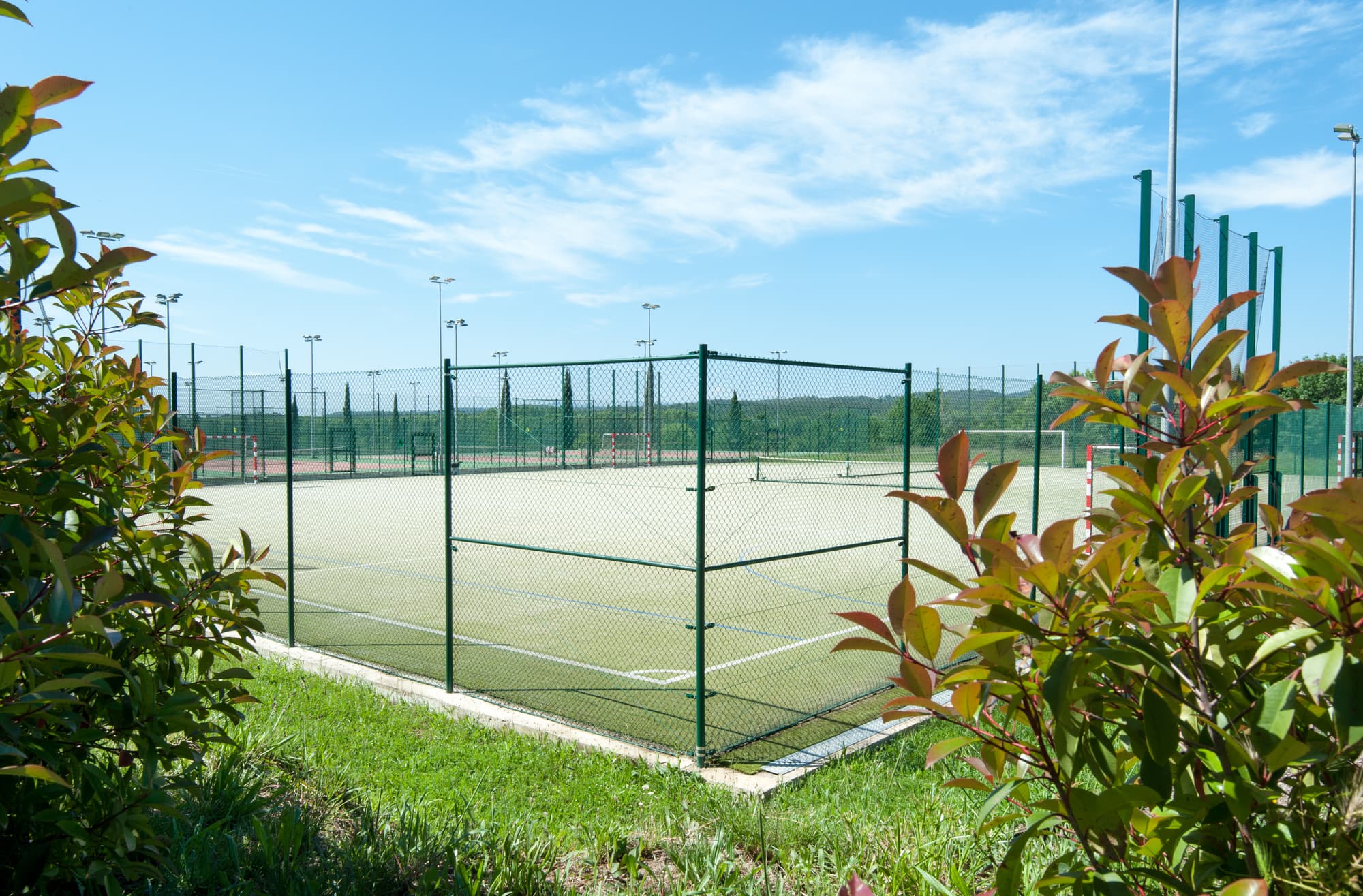 Mas Sola, Sports and Entertainment