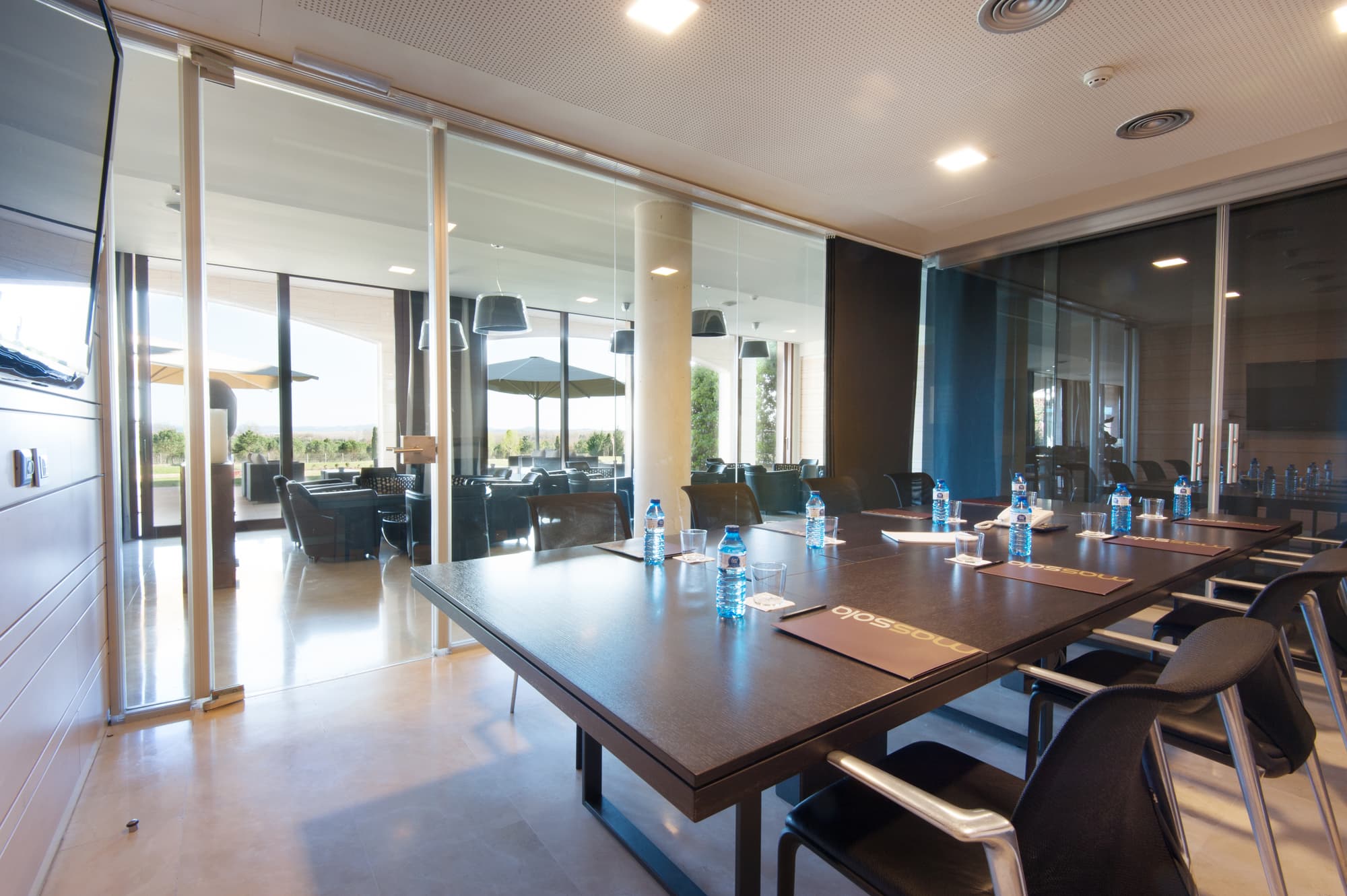 Mas Sola, Conferences