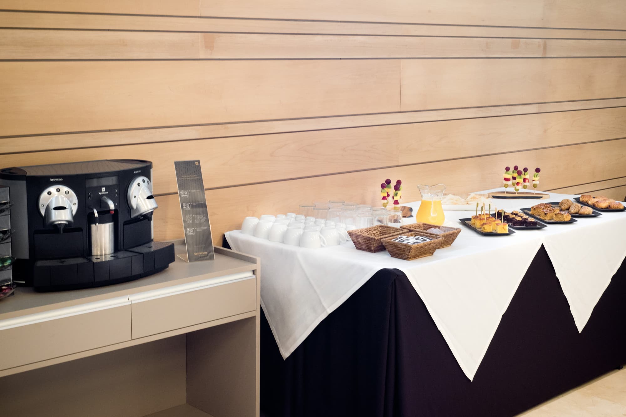 Mas Sola, Conferences