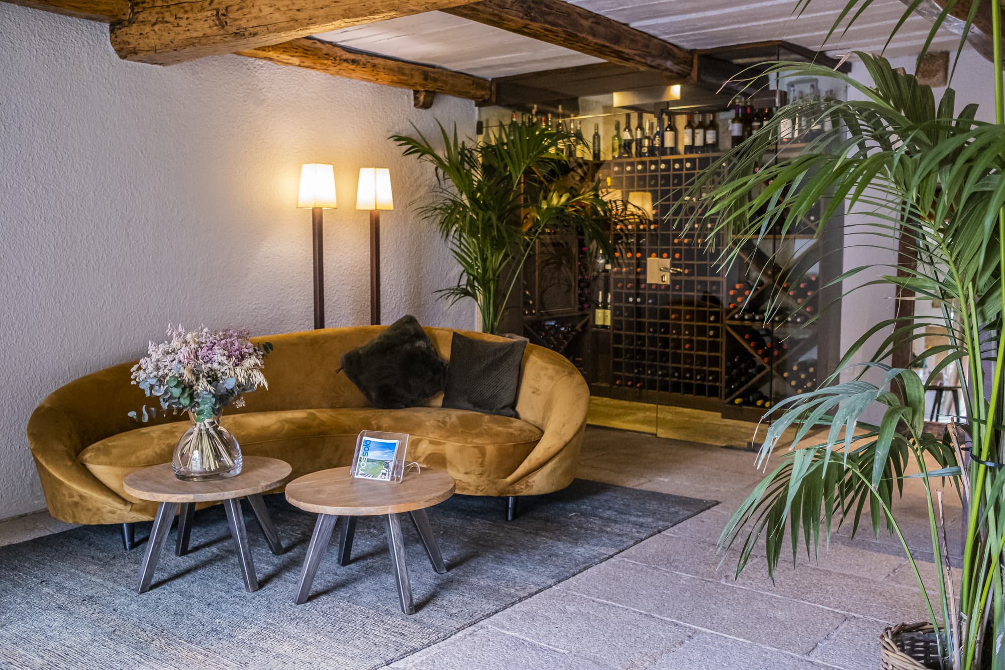 Mas Sola, Restaurant