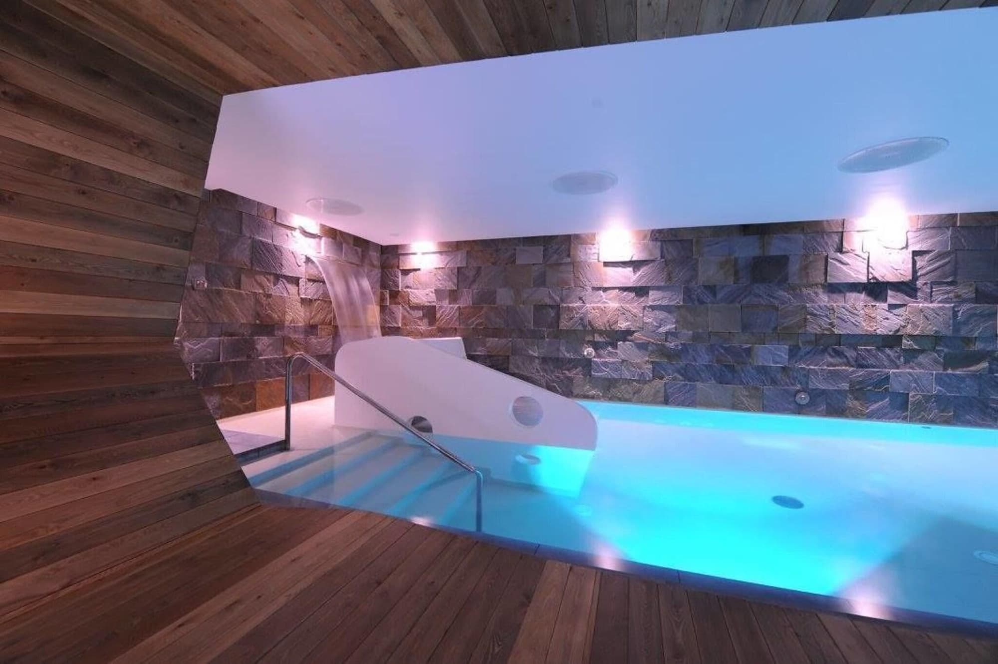 Albergo la Collina, Sports and Entertainment