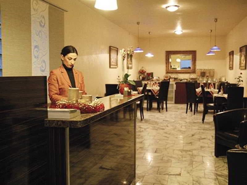 Monte Cristo, Restaurant