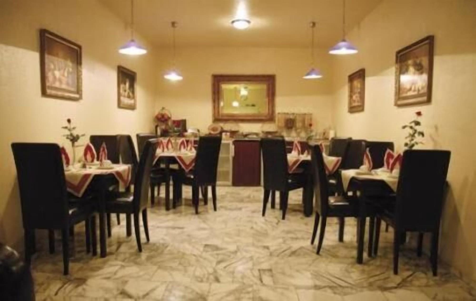 Monte Cristo, Restaurant