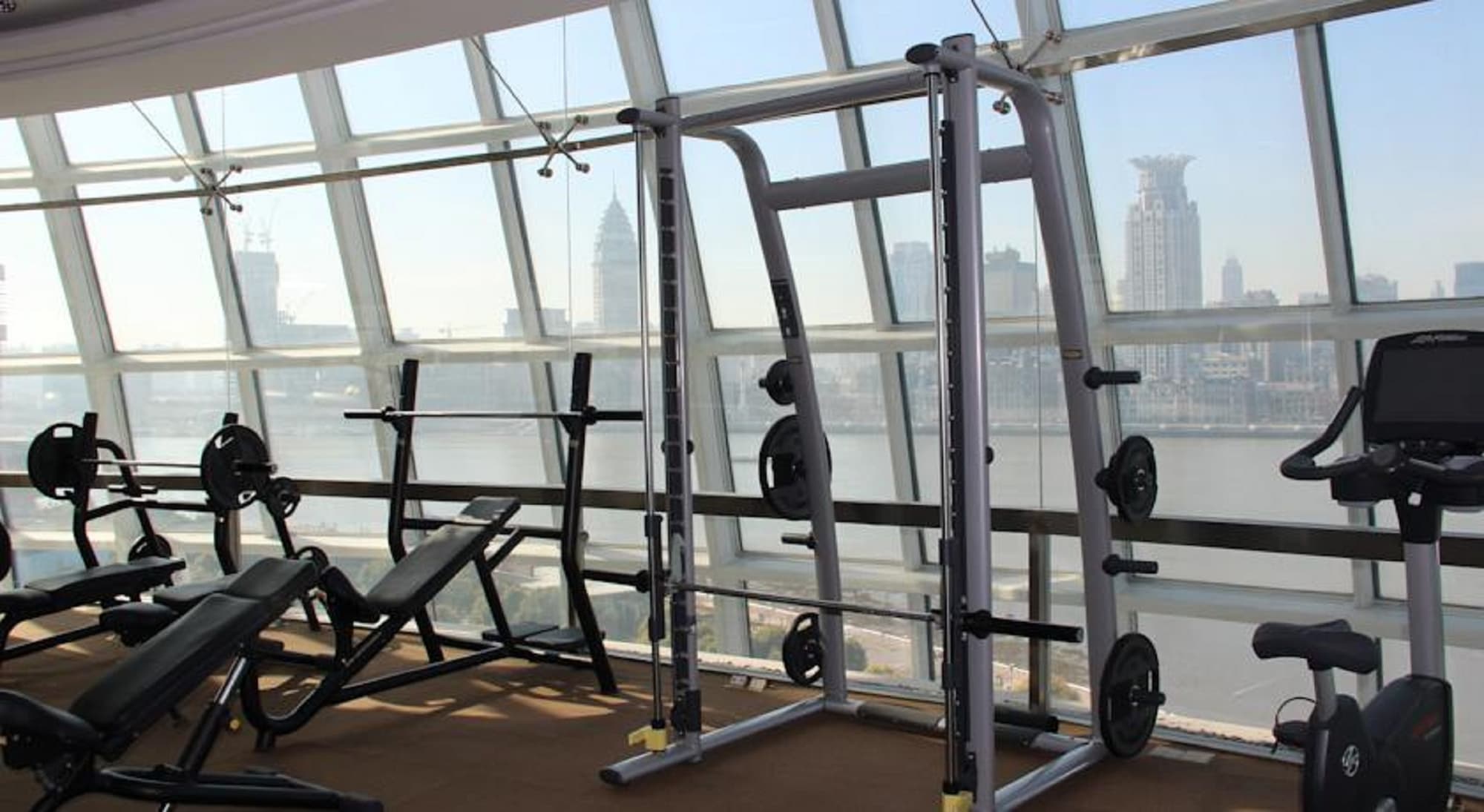 Oriental Riverside Hotel Shanghai, Sports and Entertainment