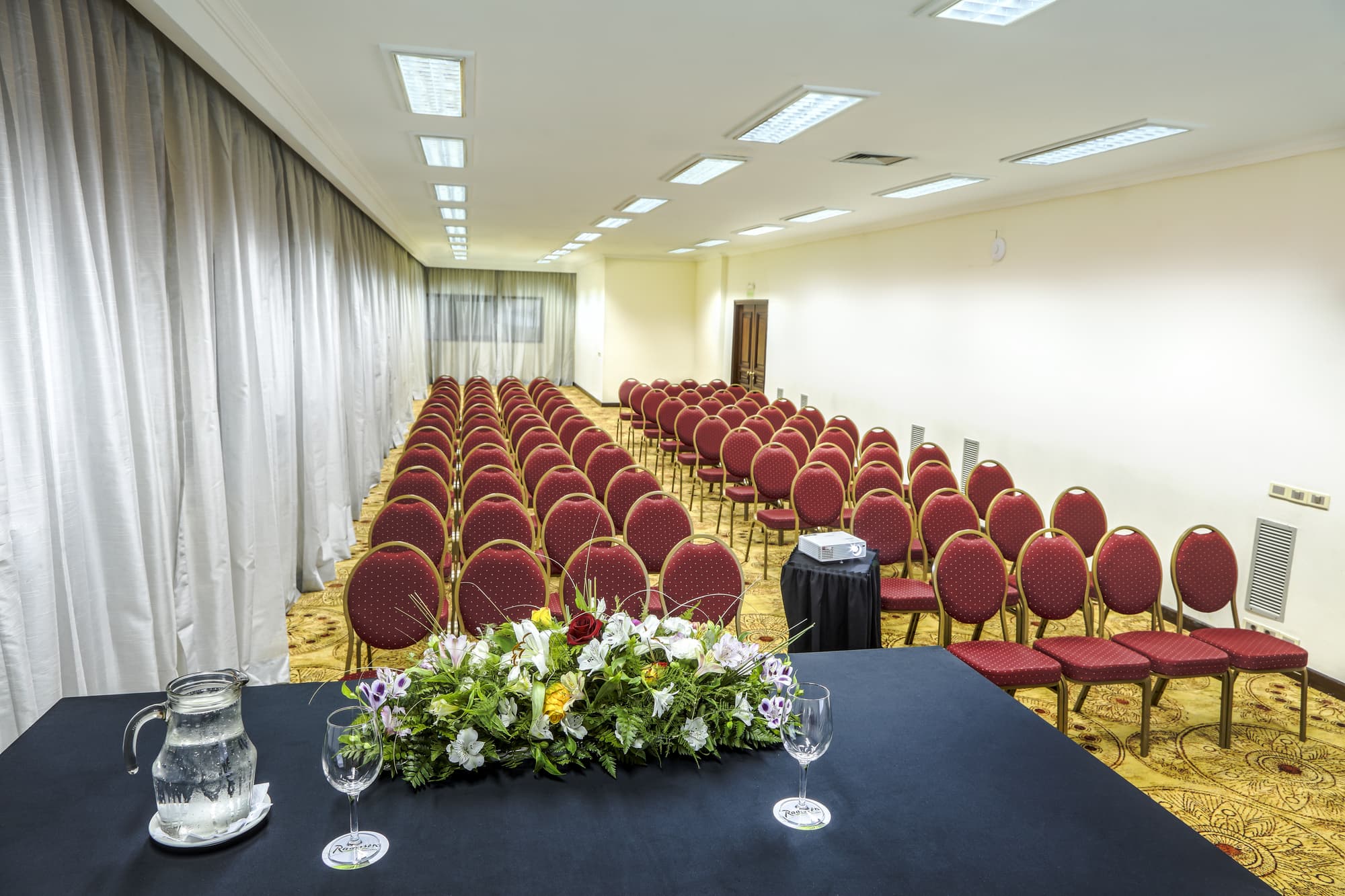 Radisson Montevideo, Conferences
