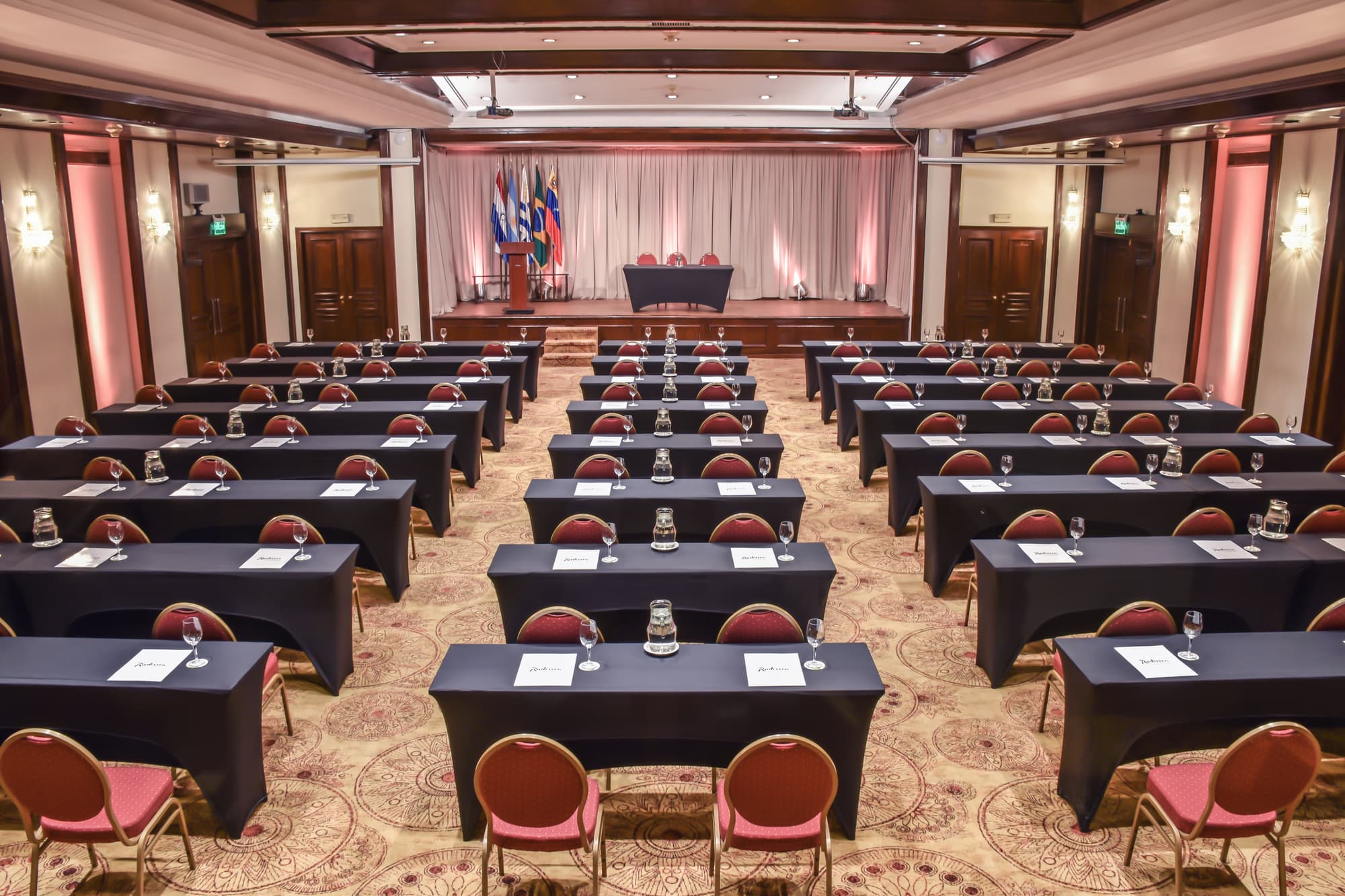 Radisson Montevideo, Conferences