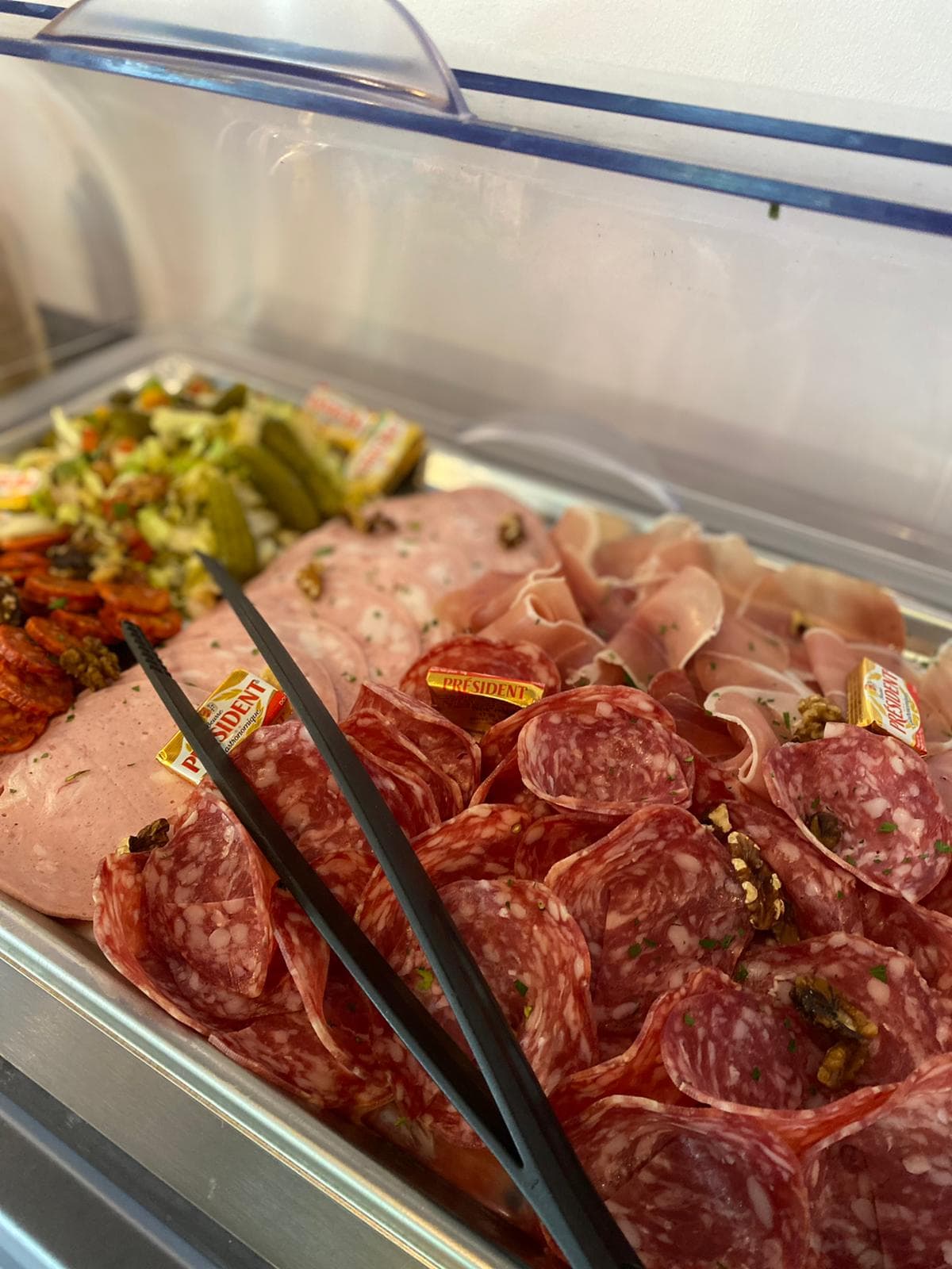 Standing Hotel Suites, Restaurant