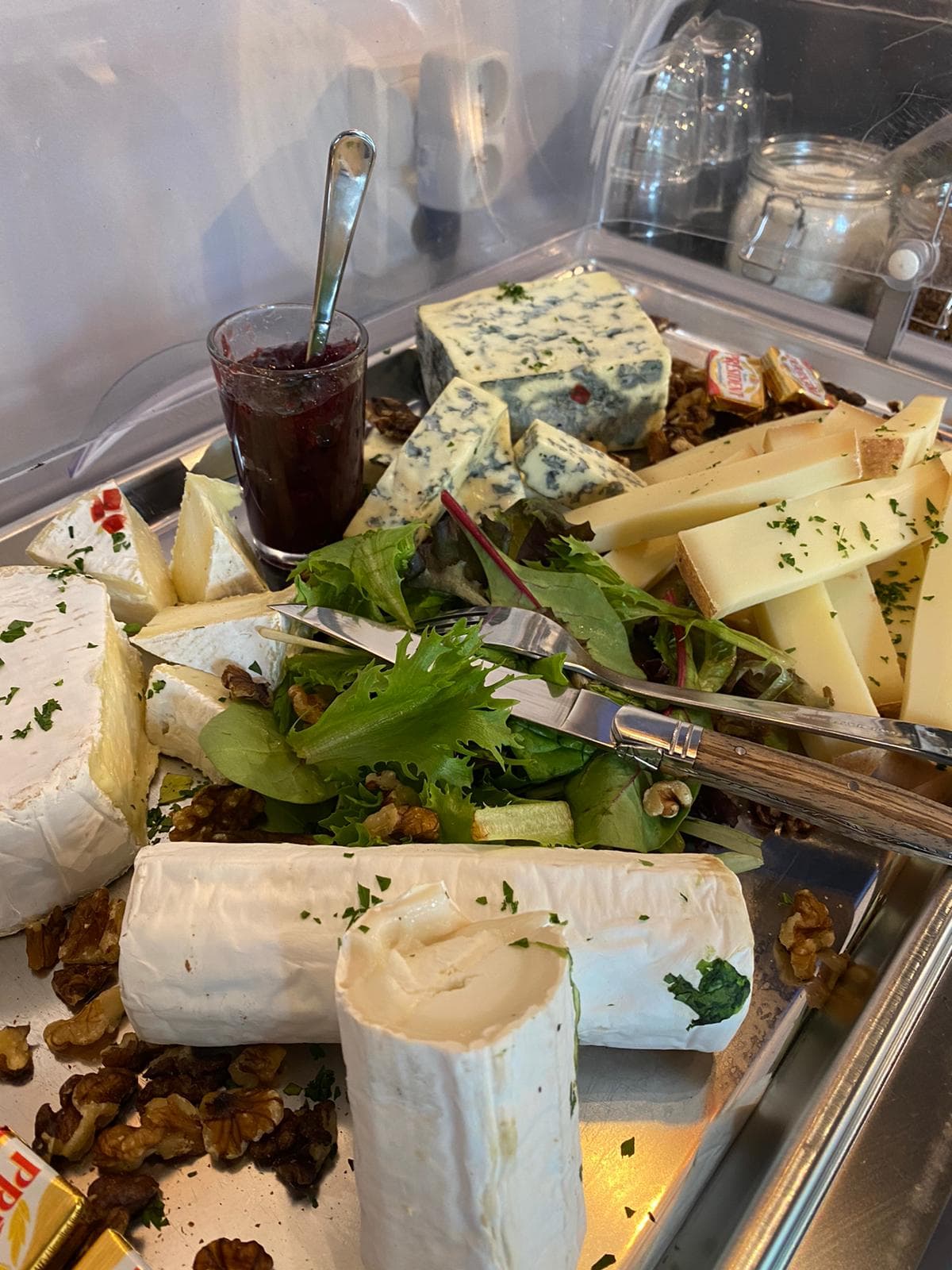 Standing Hotel Suites, Restaurant