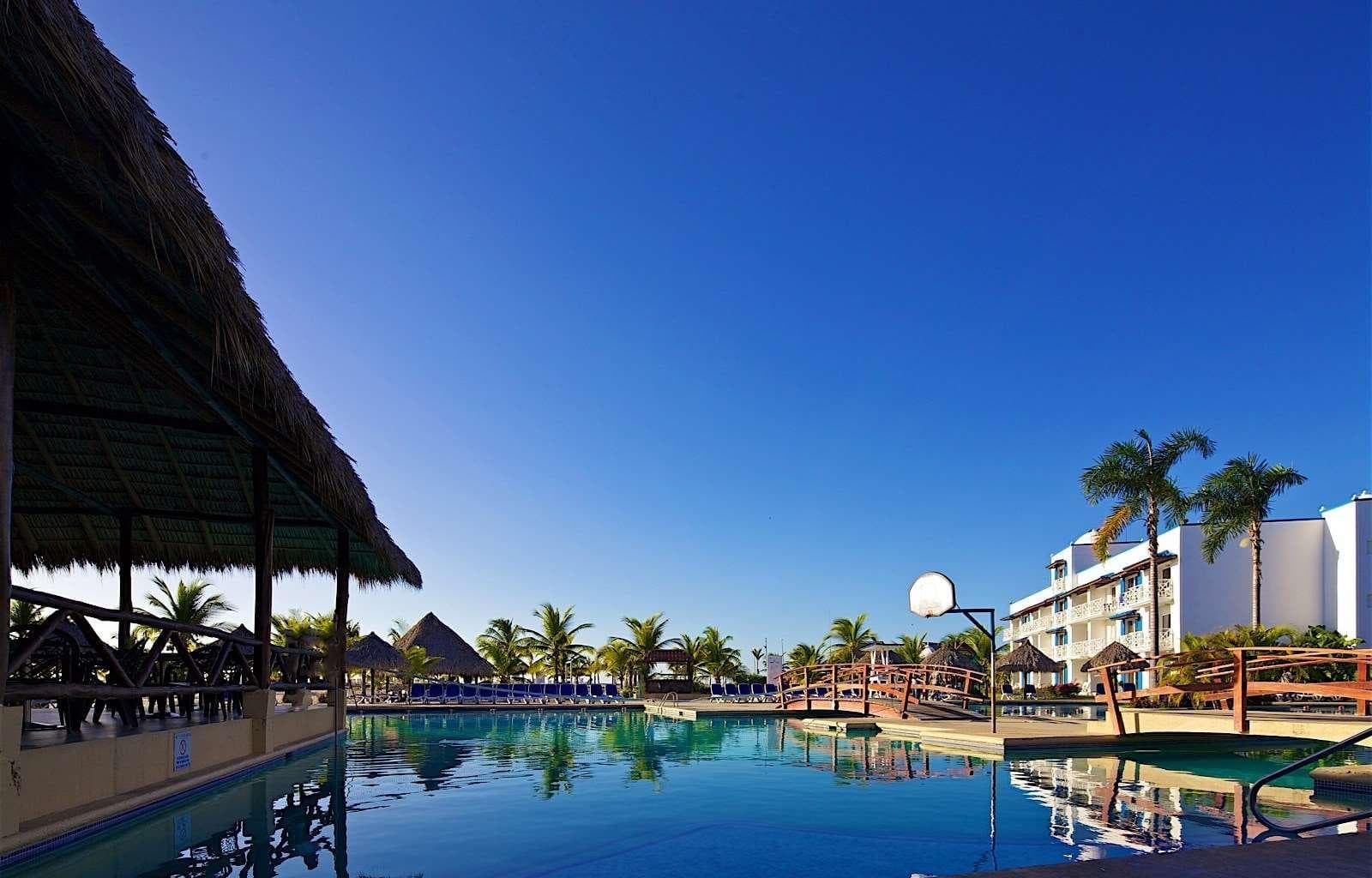 Playa Blanca All Inclusive Beach Resort, Sports and Entertainment