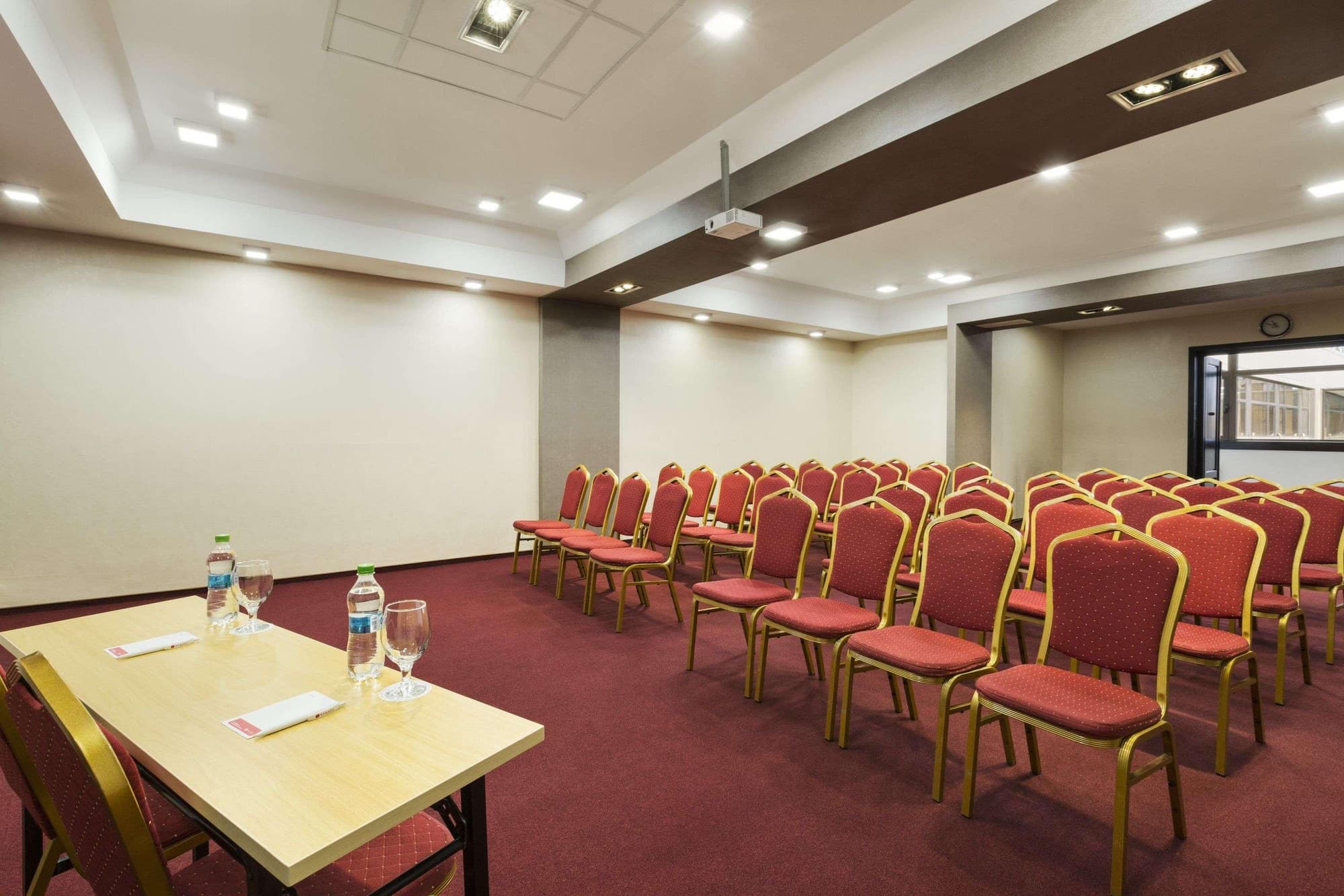 Ramada Iasi City Center, Conferences