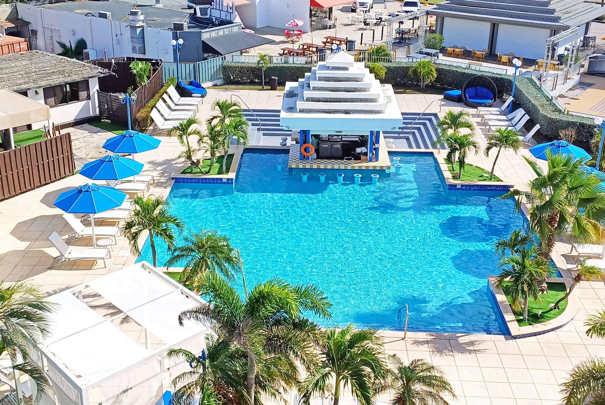 TRYP by Wyndham Aruba Adults Only Hotel, Bar