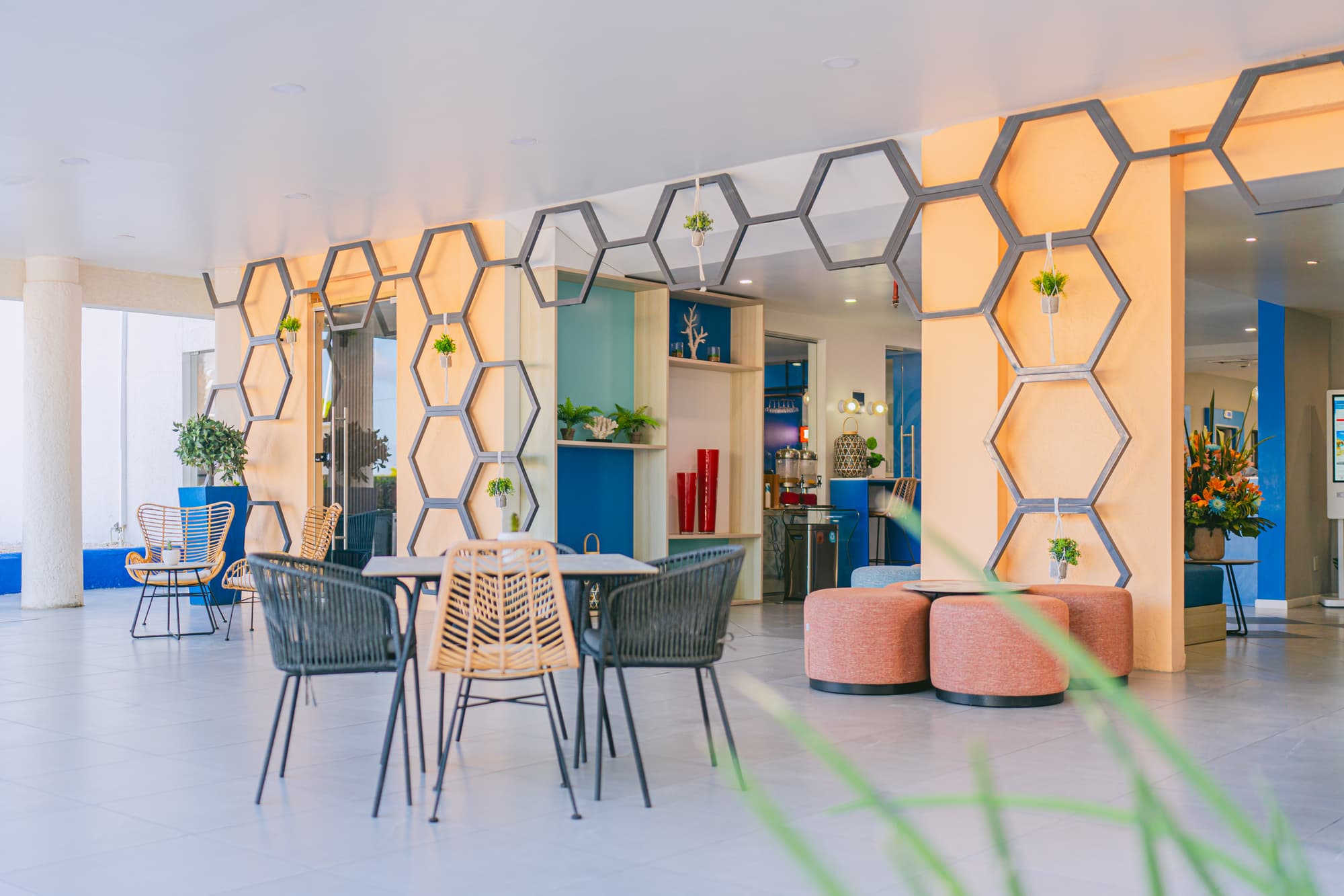 TRYP by Wyndham Aruba Adults Only Hotel, Lobby