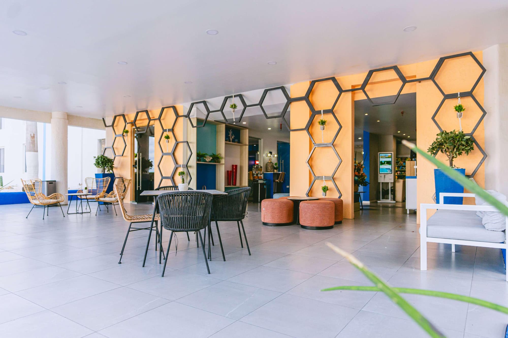 TRYP by Wyndham Aruba Adults Only Hotel, Lobby