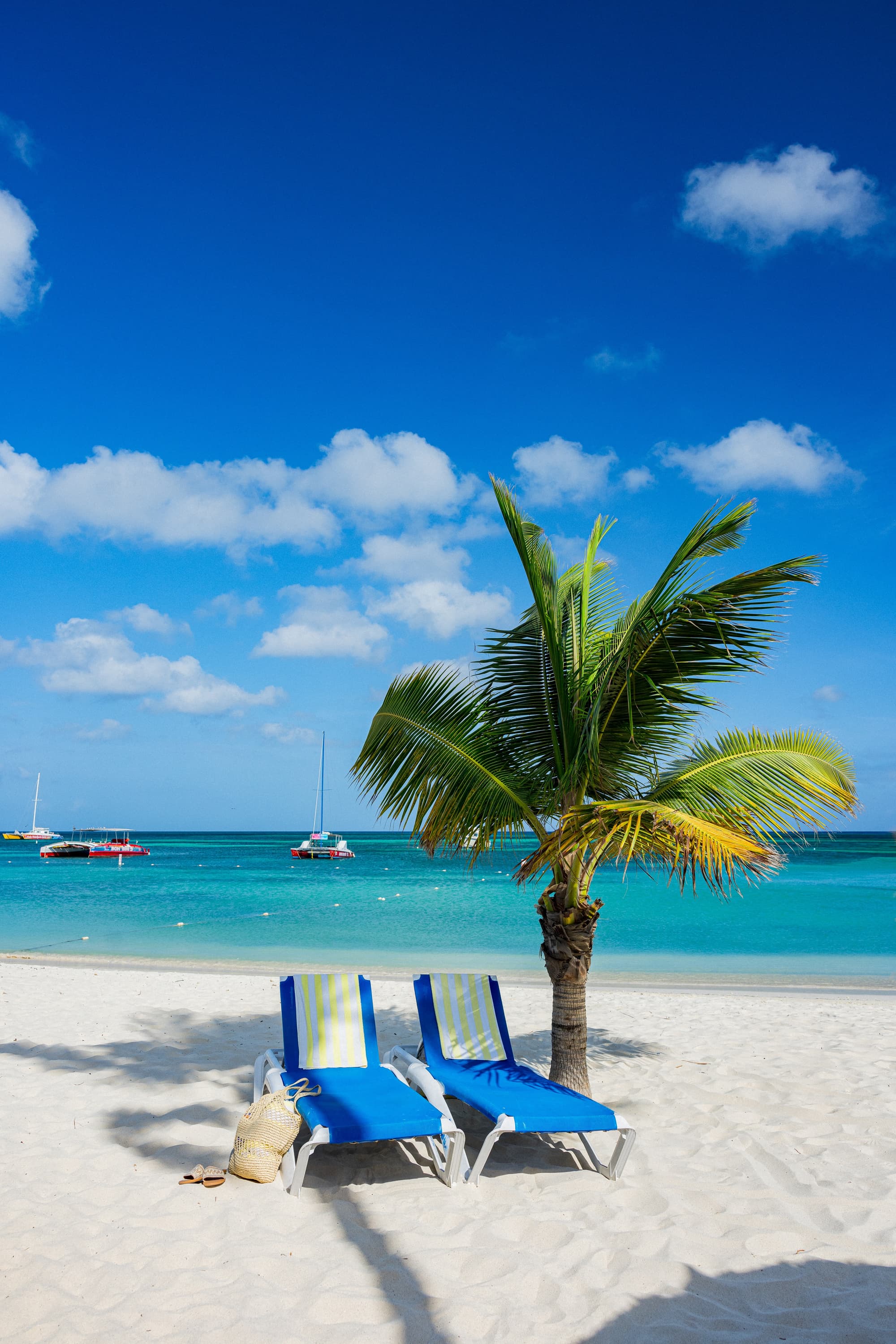 TRYP by Wyndham Aruba Adults Only Hotel, Beach