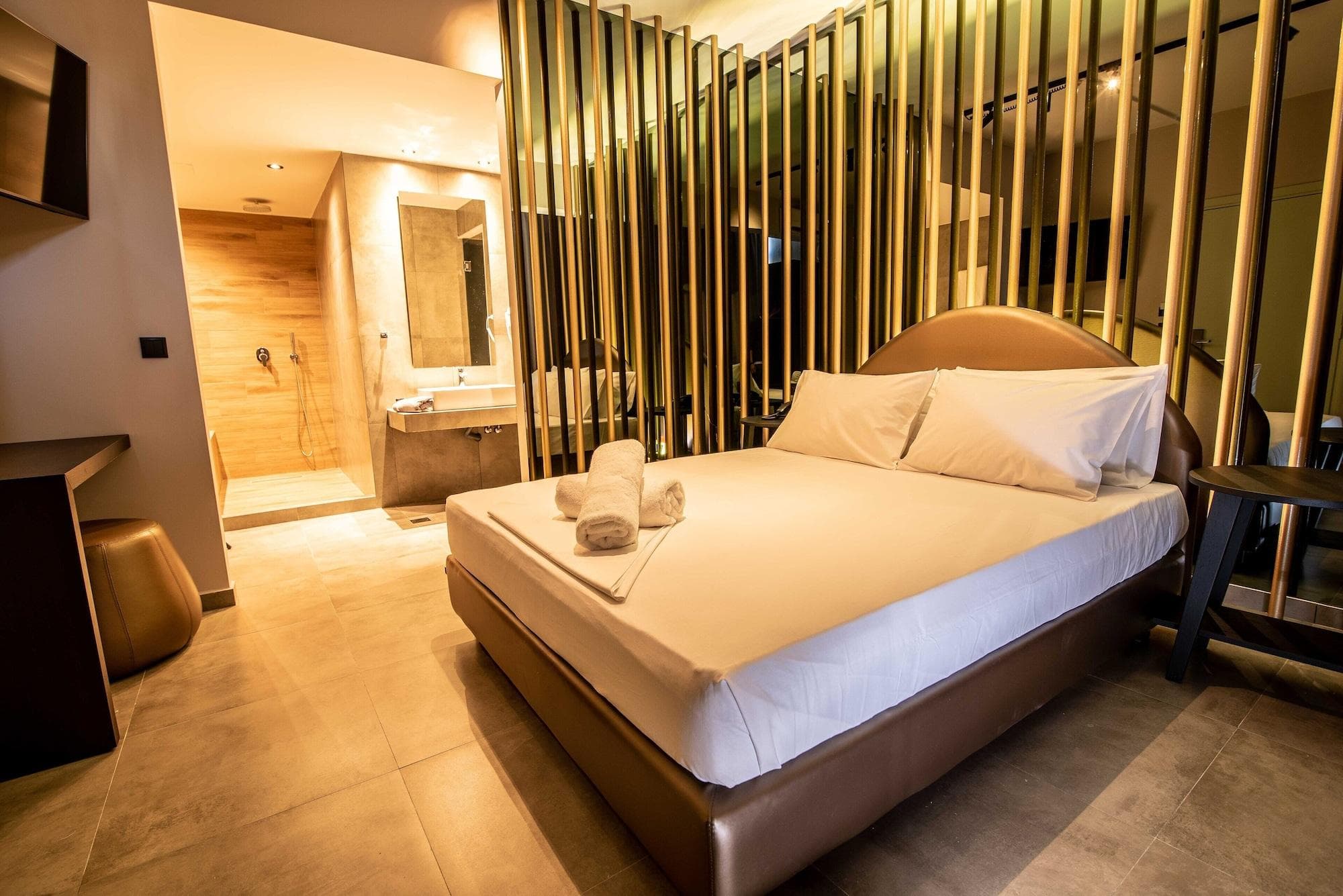 Ruby Rooms Athens, Room