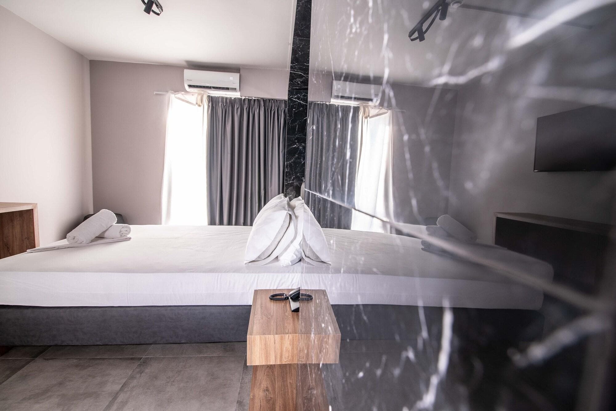 Ruby Rooms Athens, Room