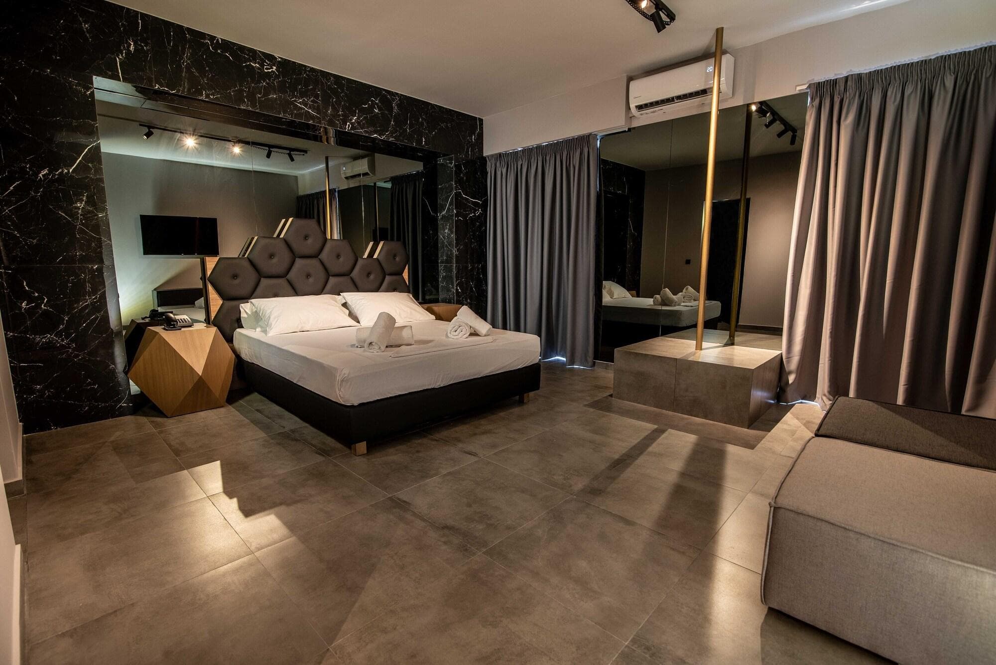 Ruby Rooms Athens, Room