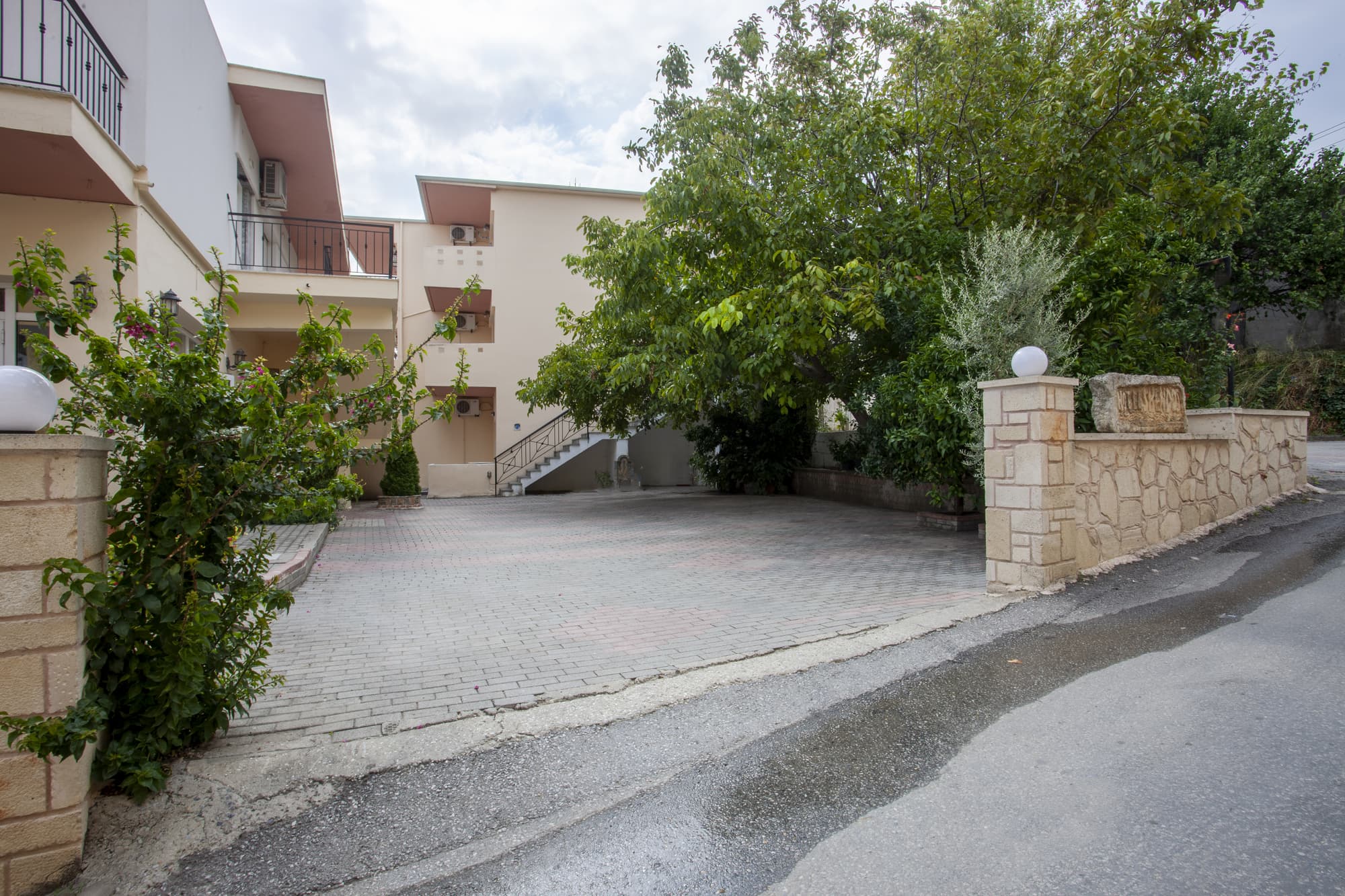 Skentos Hotel, General view