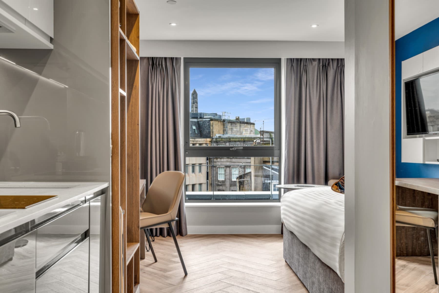 Roomzzz Edinburgh, Room