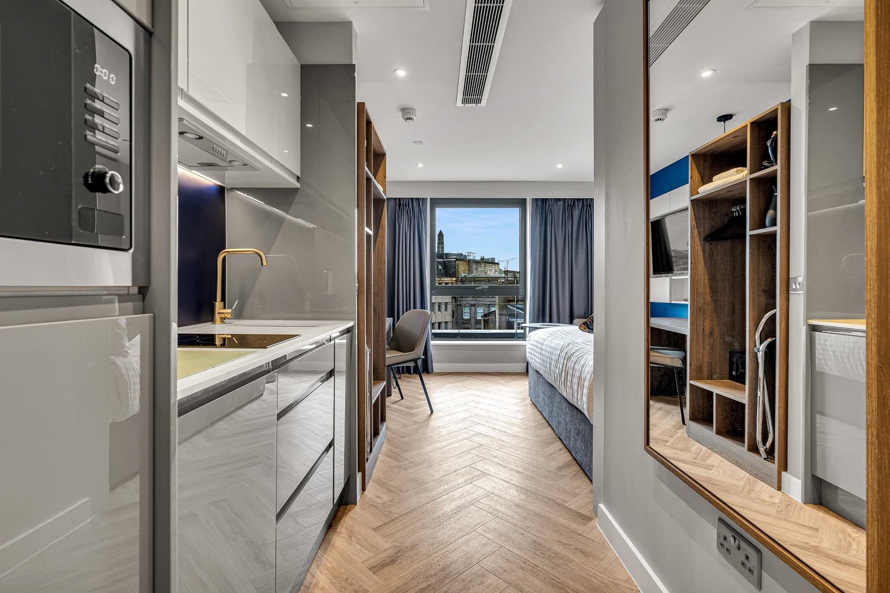 Roomzzz Edinburgh, Room