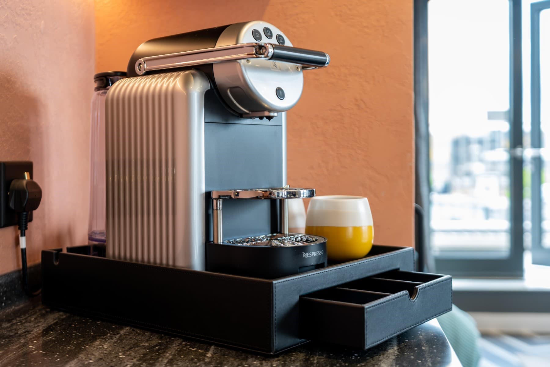 Roomzzz Edinburgh, Room