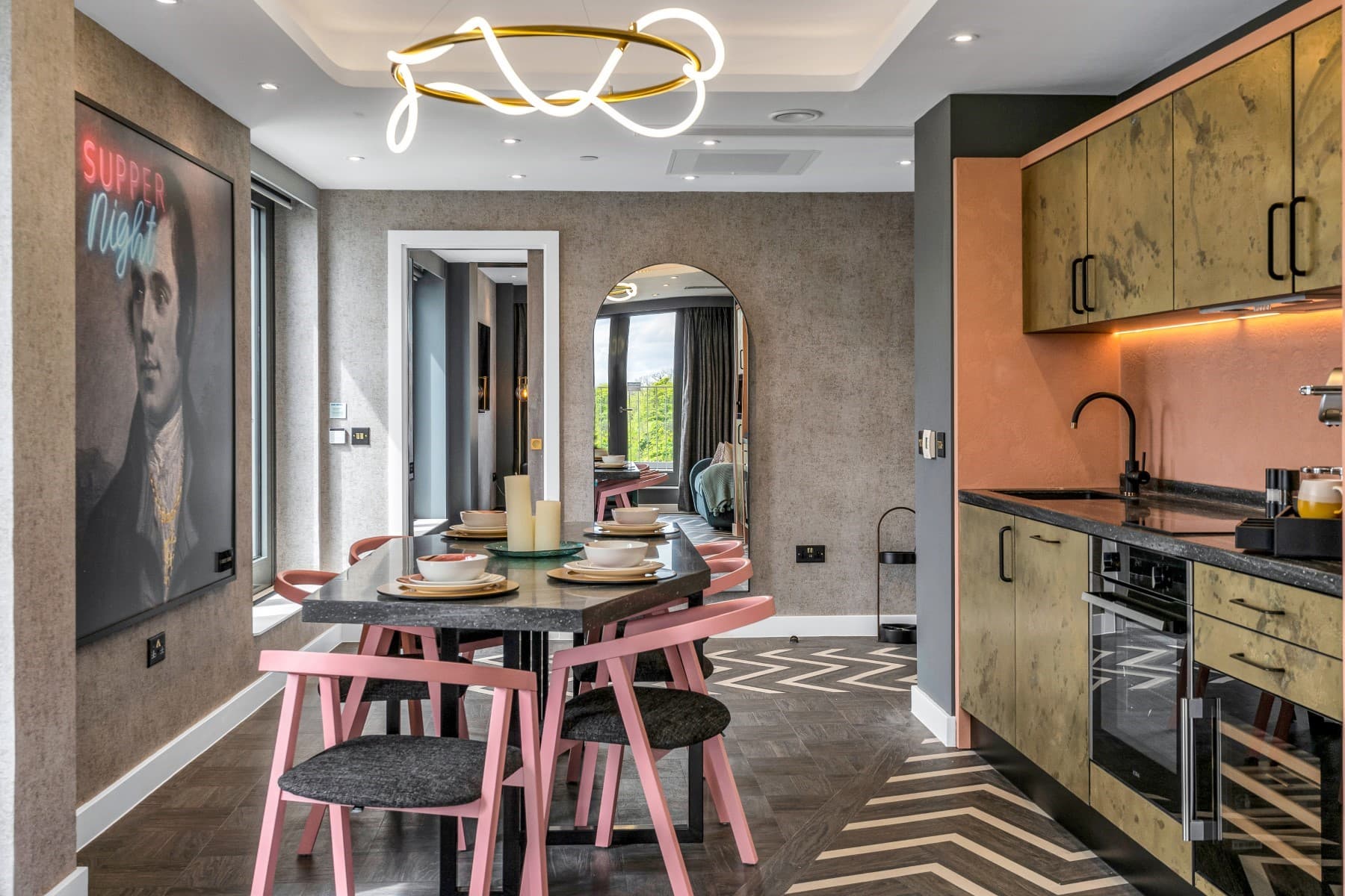 Roomzzz Edinburgh, Room