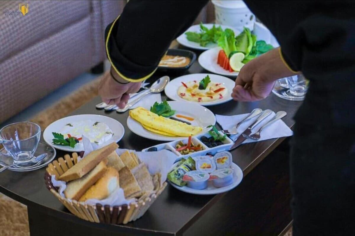 Milana Hotel, Restaurant