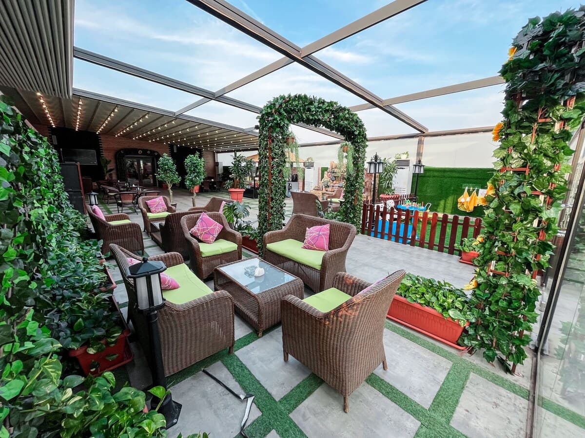 Milana Hotel, Restaurant