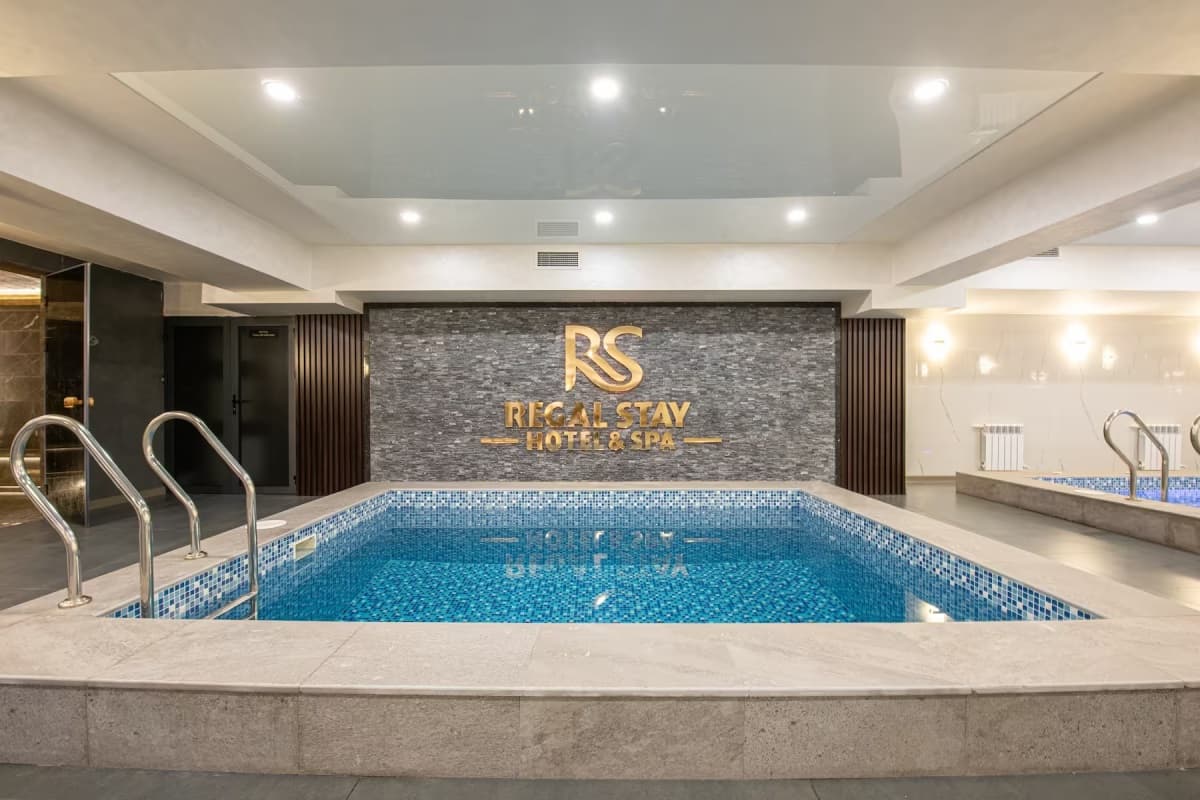 Wyndham Garden Tashkent, Pool