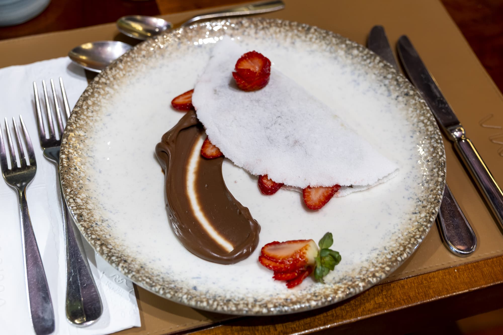 Sanma Hotel, Restaurant