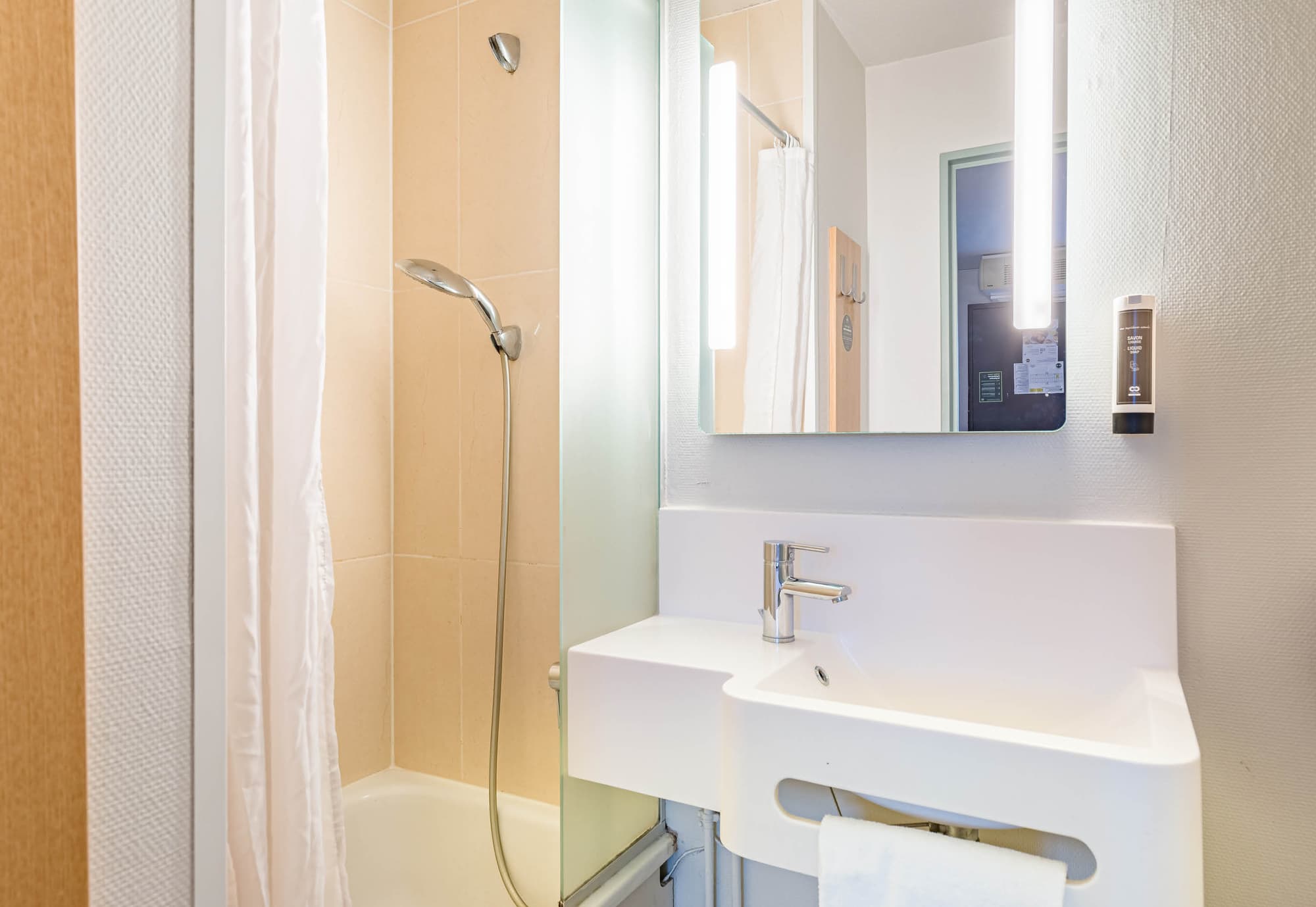 B&B HOTEL Tours Sud Joué-lès-tours, Room