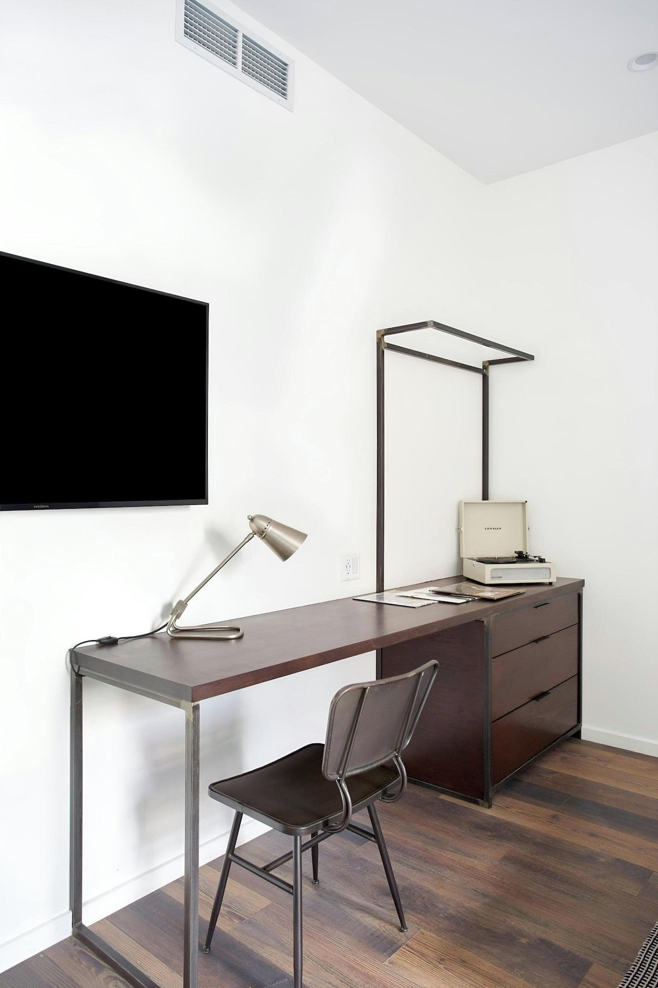 Sonder The Queen, Room