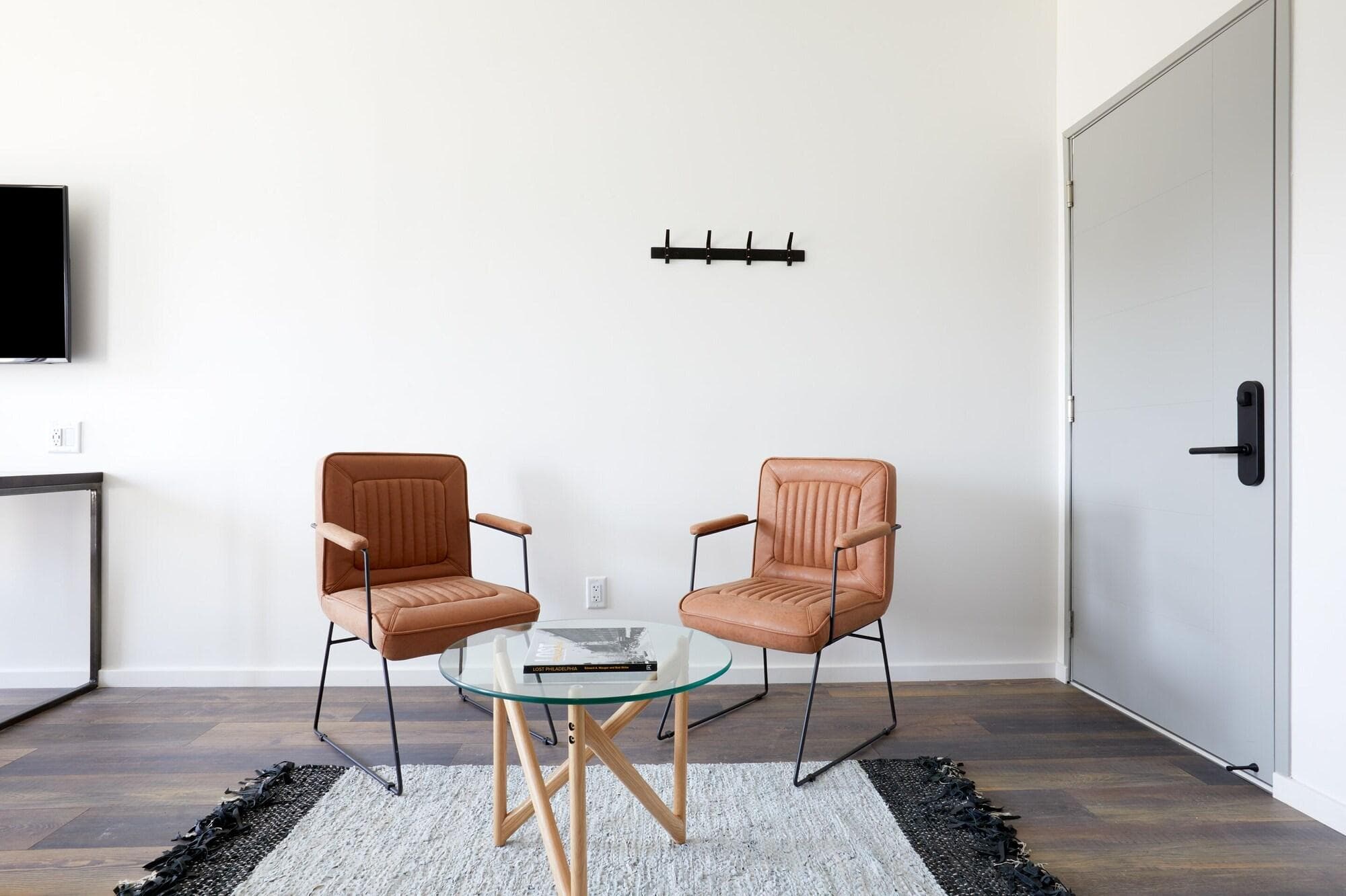 Sonder The Queen, Room