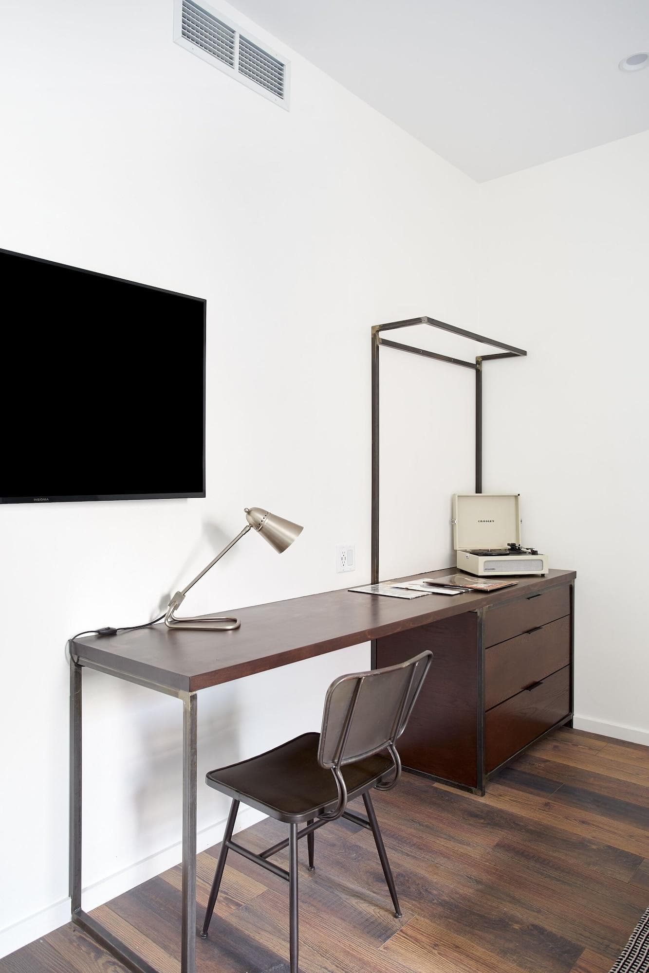 Sonder The Queen, Room