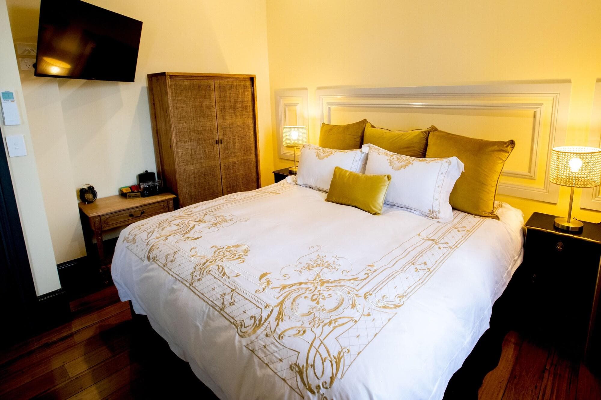 Hotel Australasia, Room