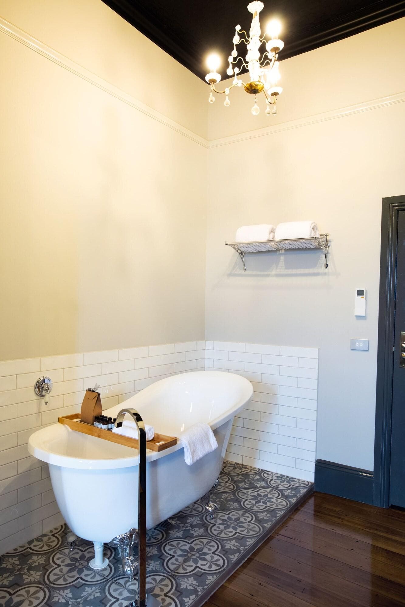 Hotel Australasia, Room