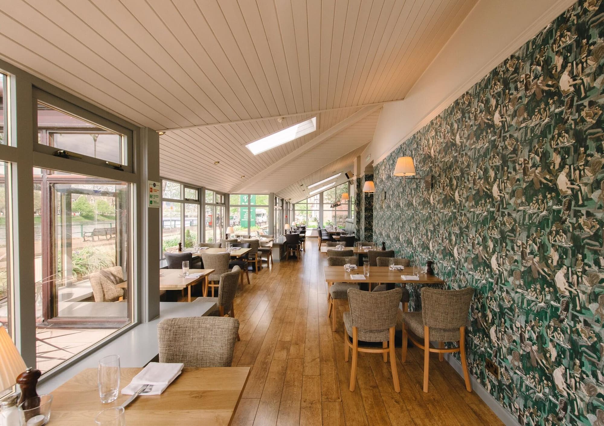 Glen Mhor Hotel, Restaurant
