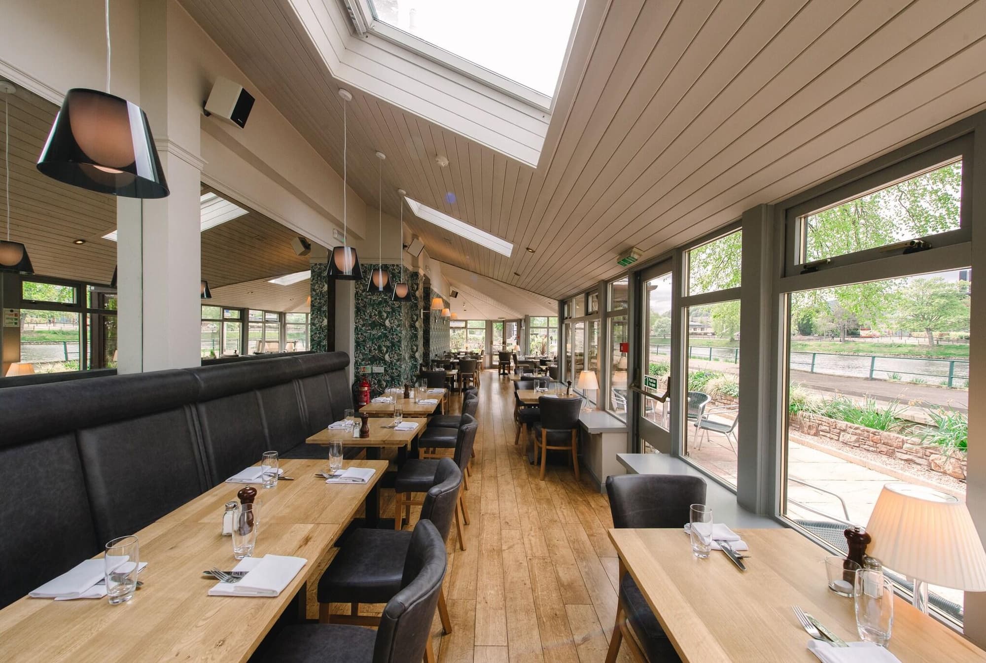 Glen Mhor Hotel, Restaurant