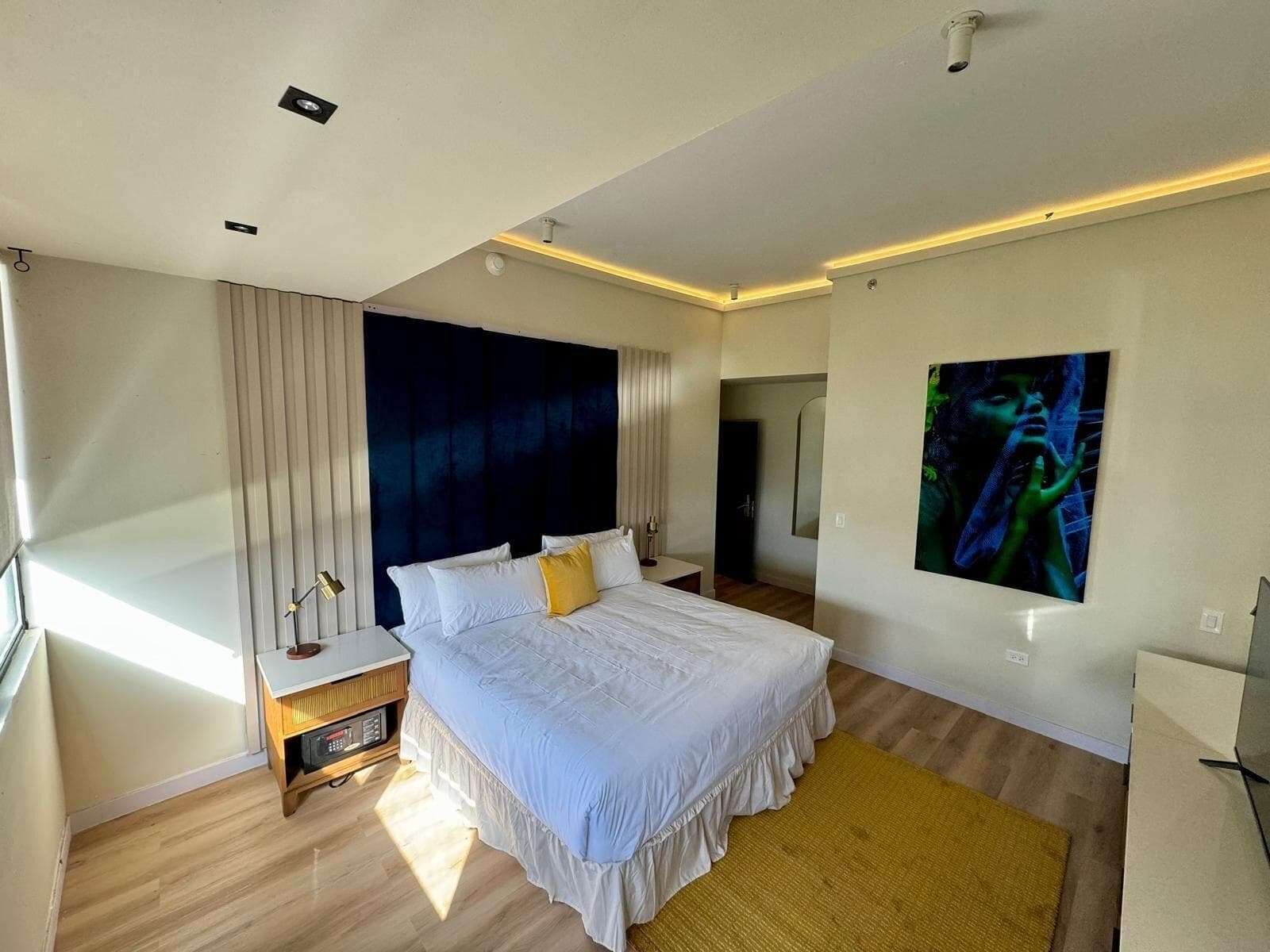 MetroArt Hotel, Room