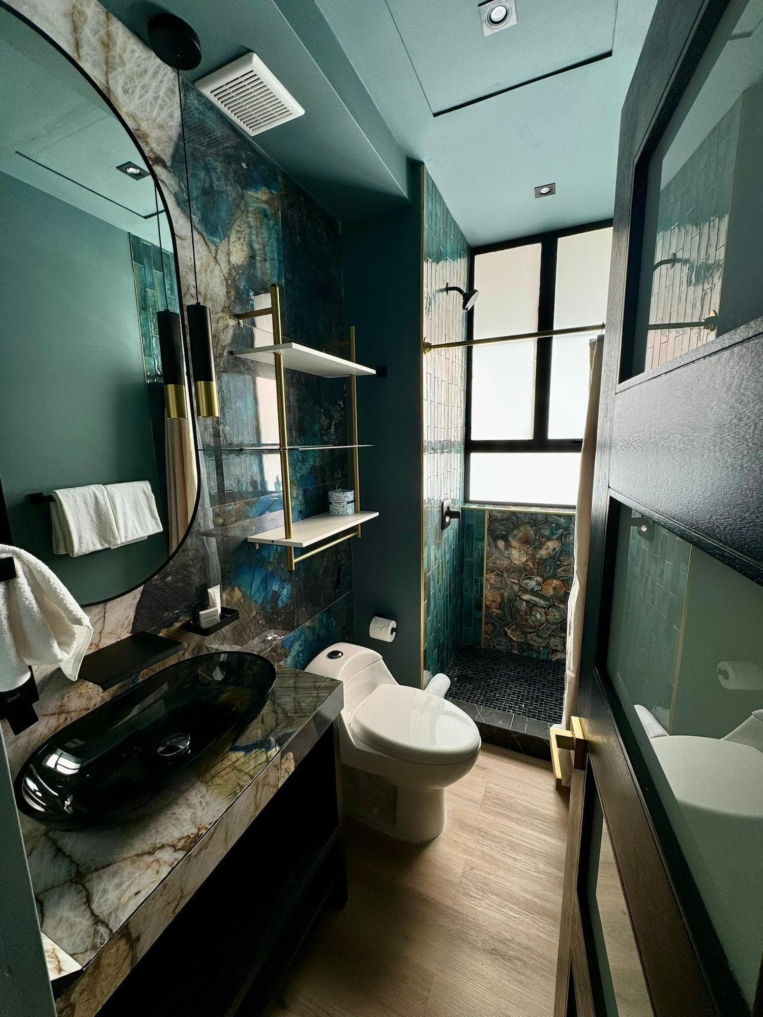 MetroArt Hotel, Room