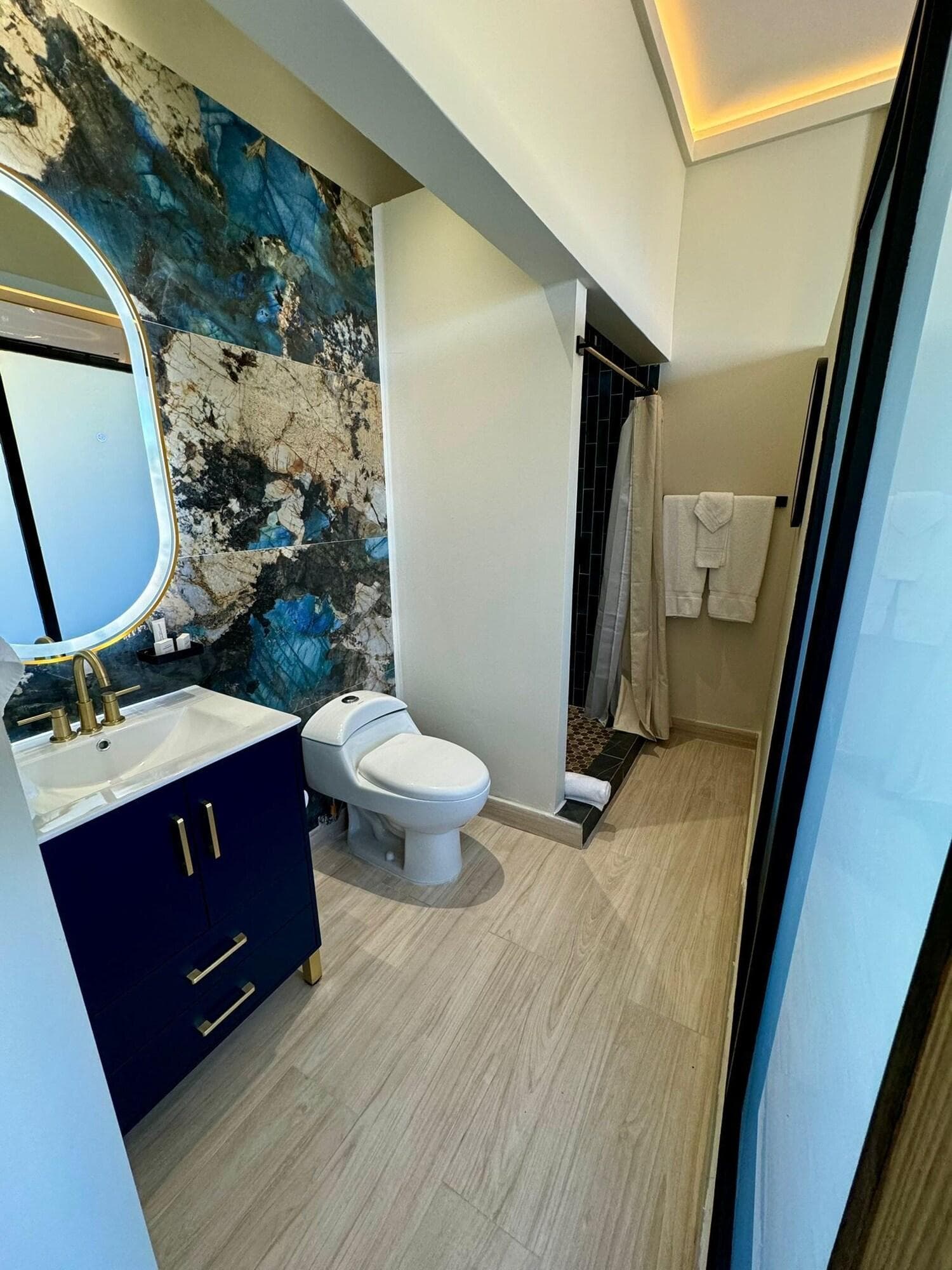 MetroArt Hotel, Room