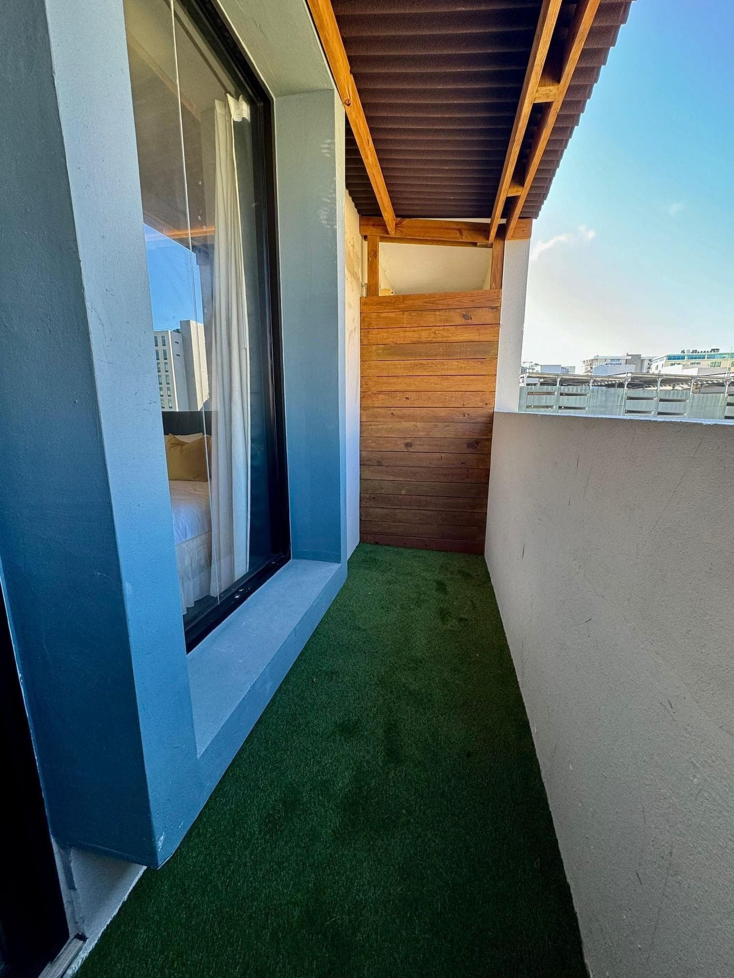 MetroArt Hotel, Room