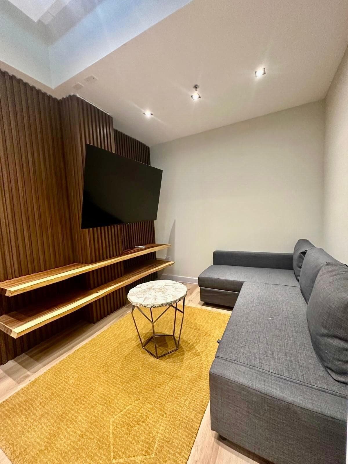 MetroArt Hotel, Room