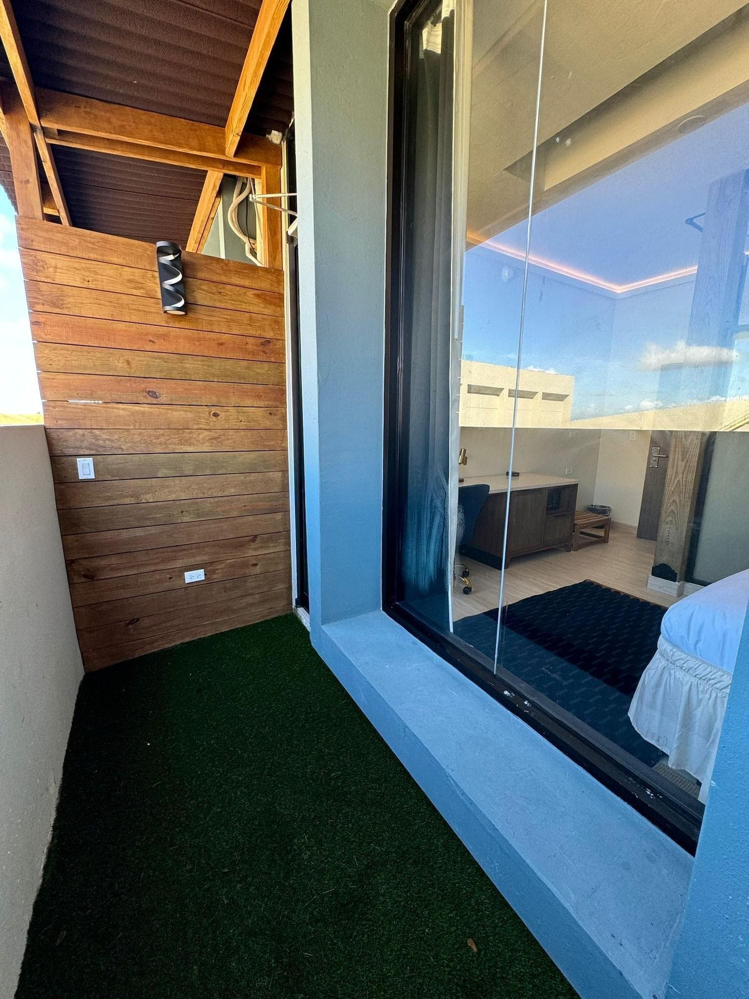 MetroArt Hotel, Room