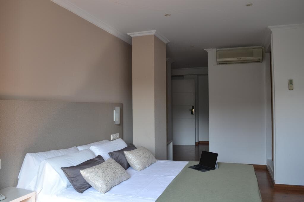 Duerming Villa de Sarria, Room