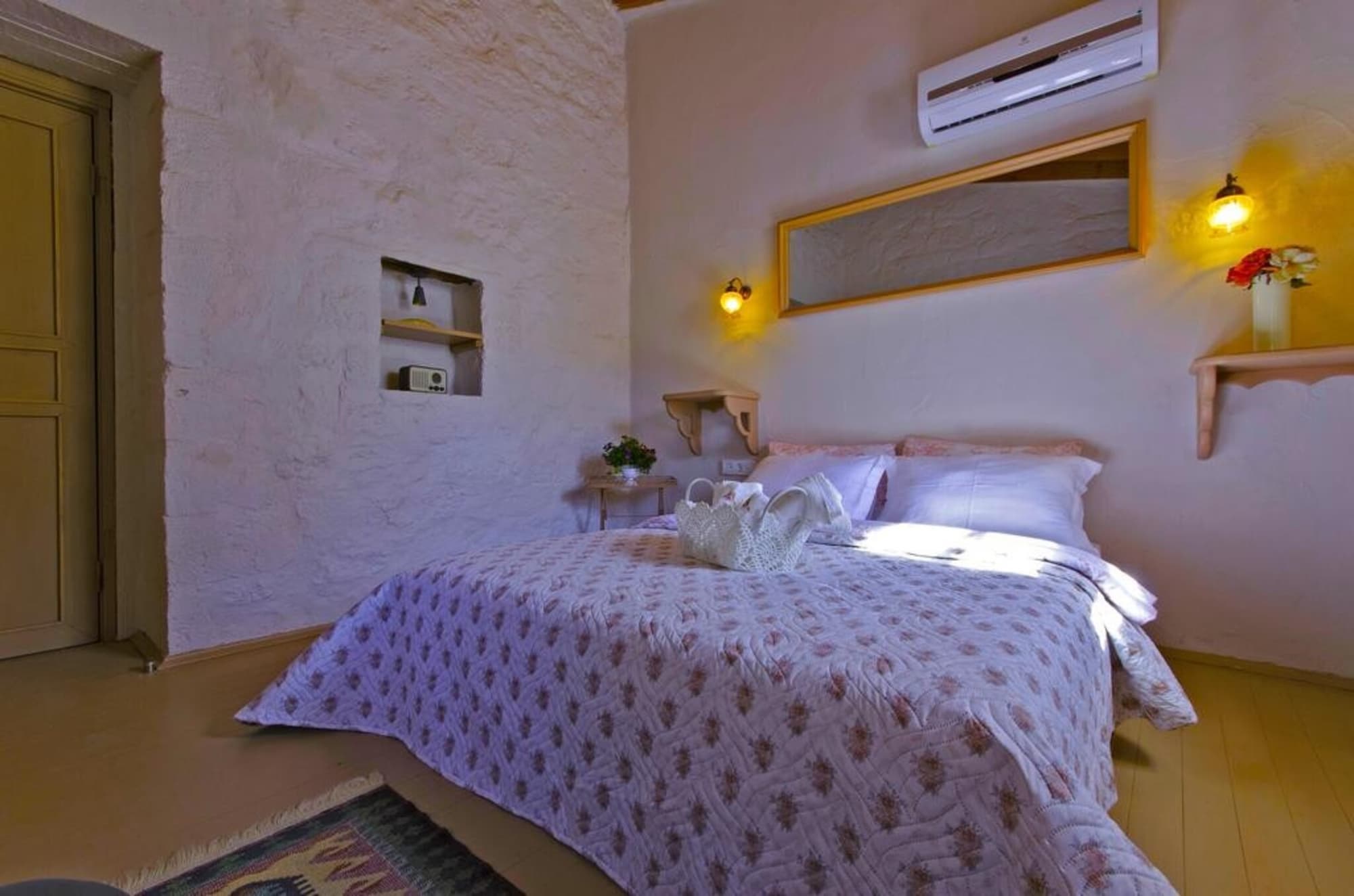 Lilyum Alaçatı Taş Ev, Room