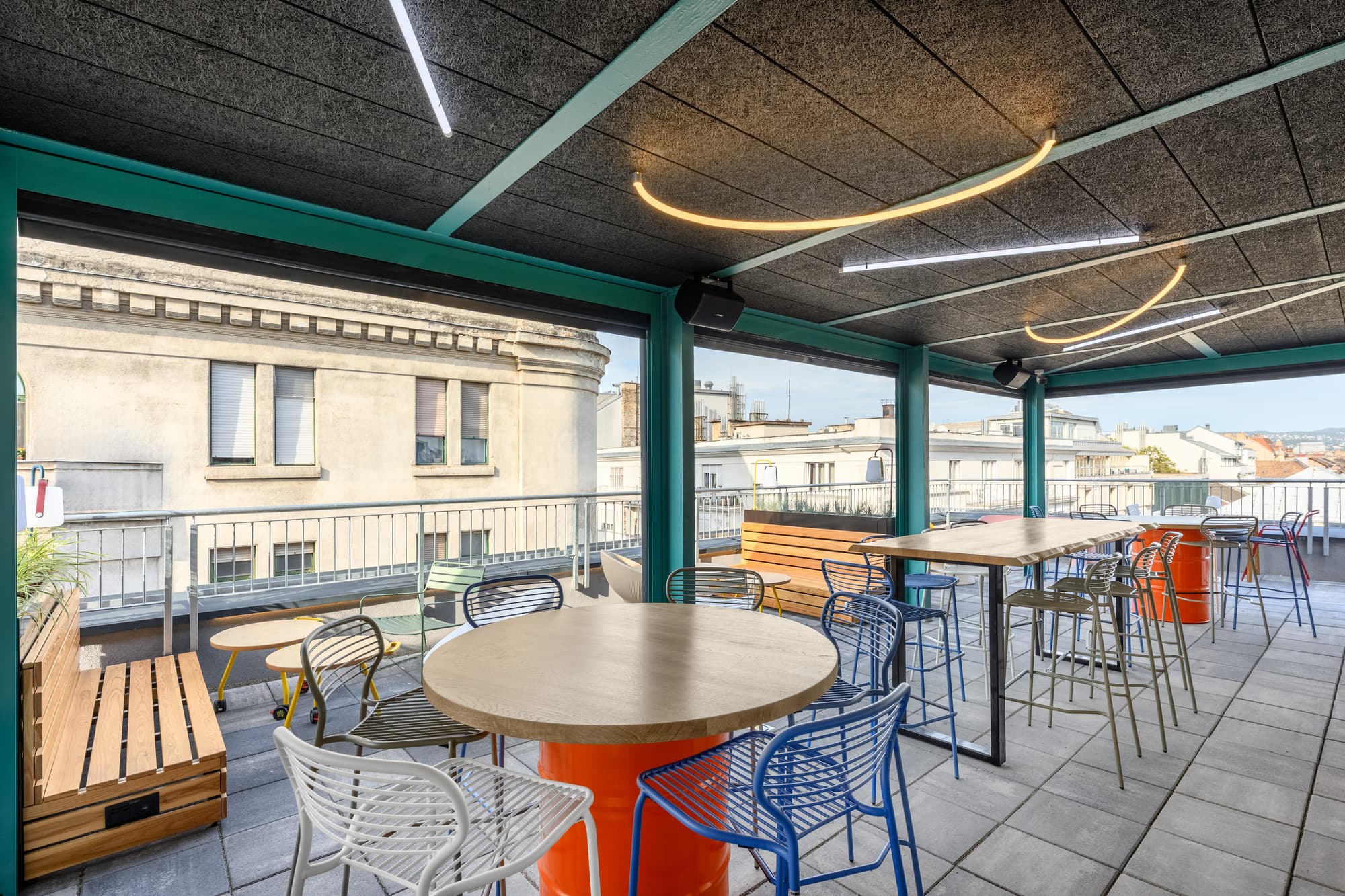 JO&JOE Budapest, Bar