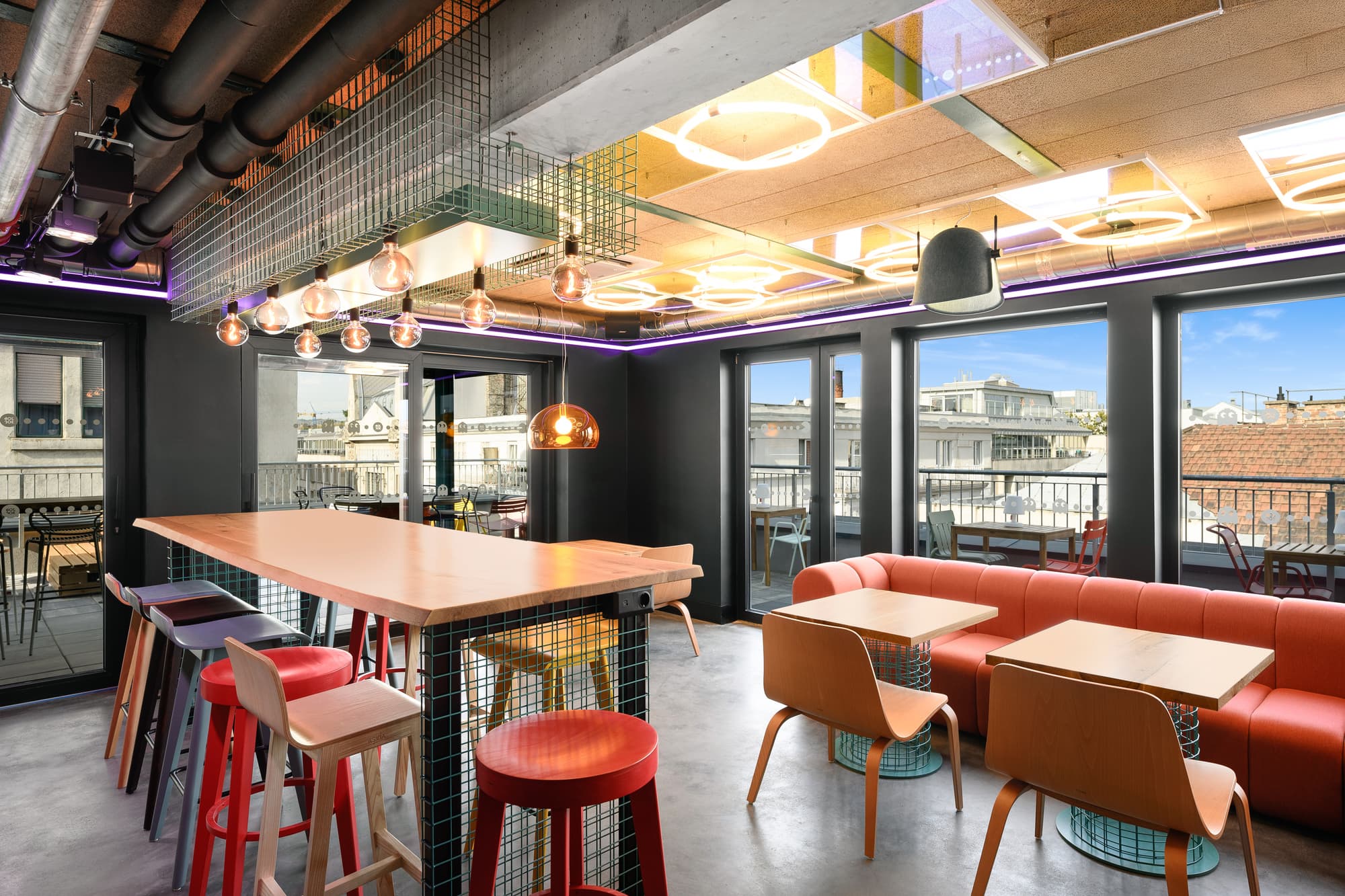 JO&JOE Budapest, Bar