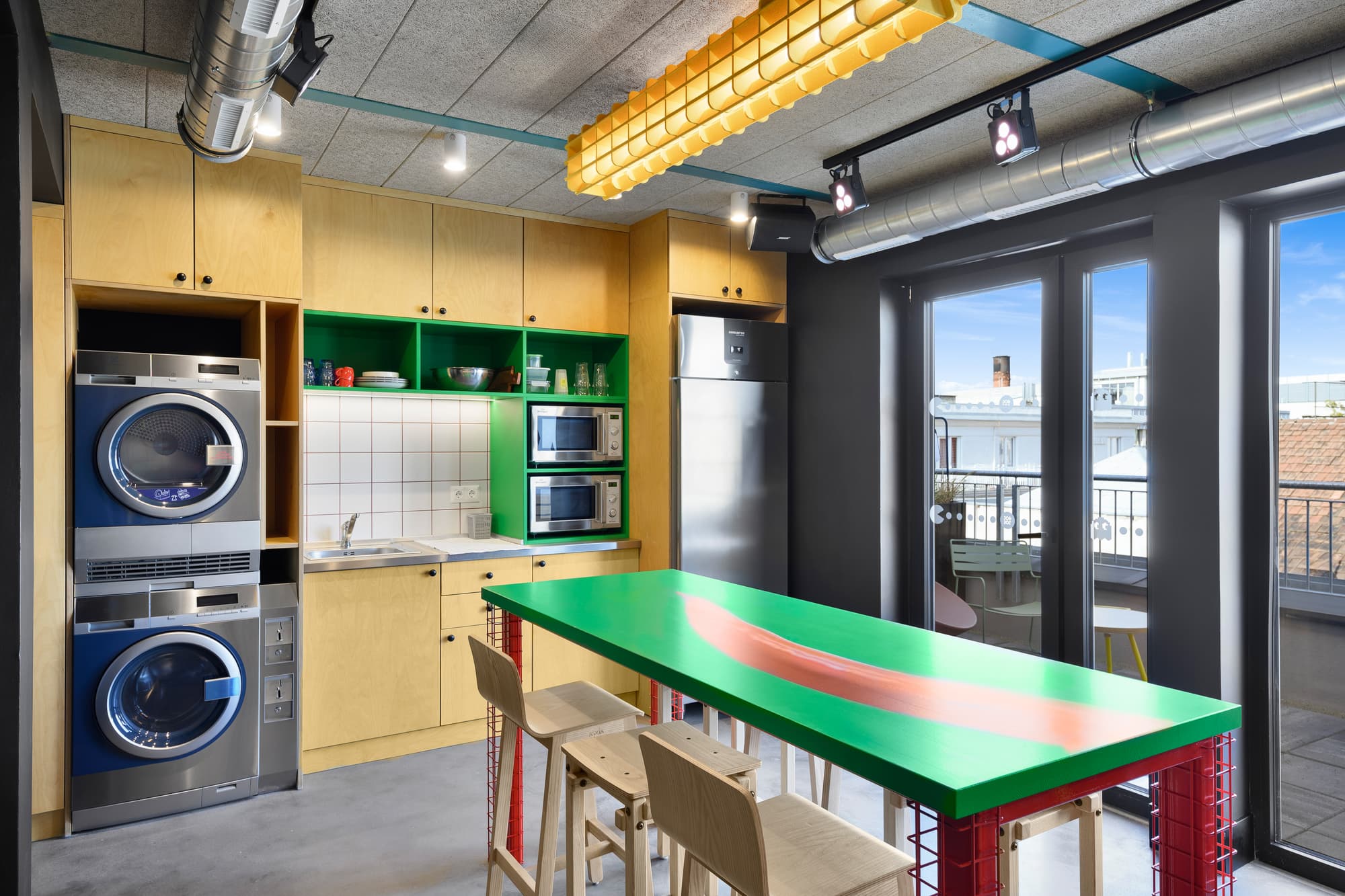 JO&JOE Budapest, Bar